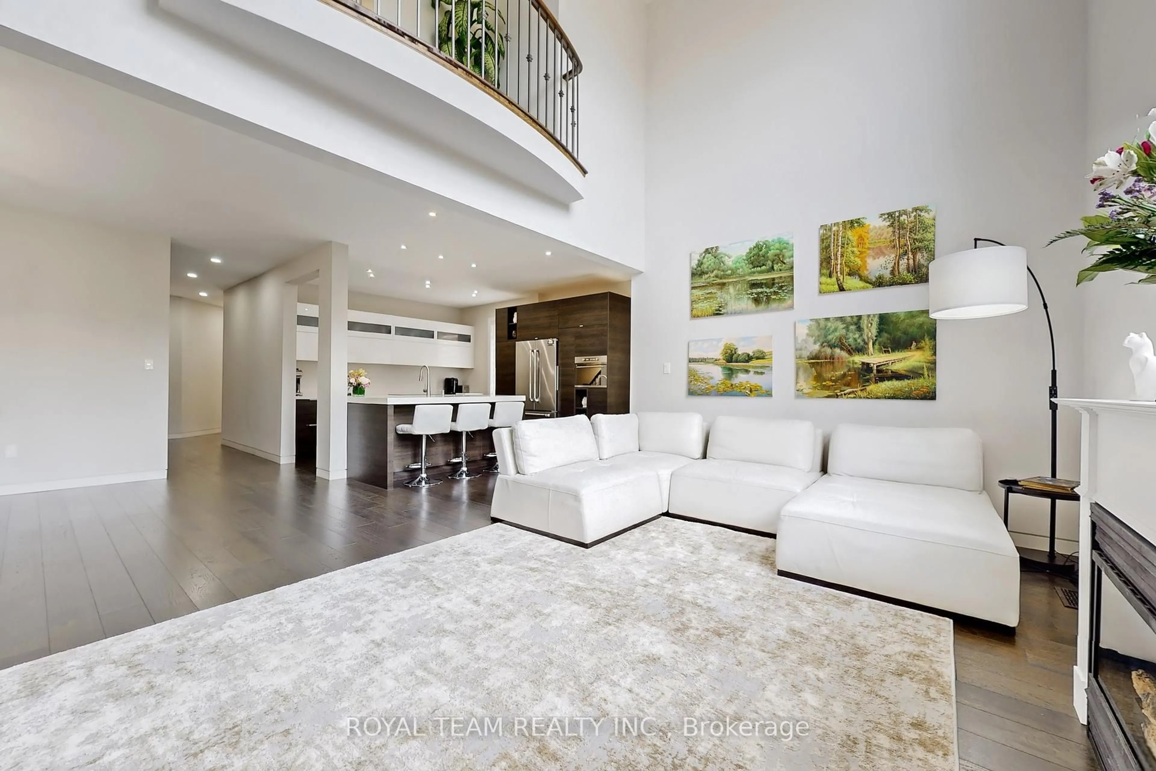 Living room with furniture, unknown for 84 Laurier Ave, Richmond Hill Ontario L4E 4P6