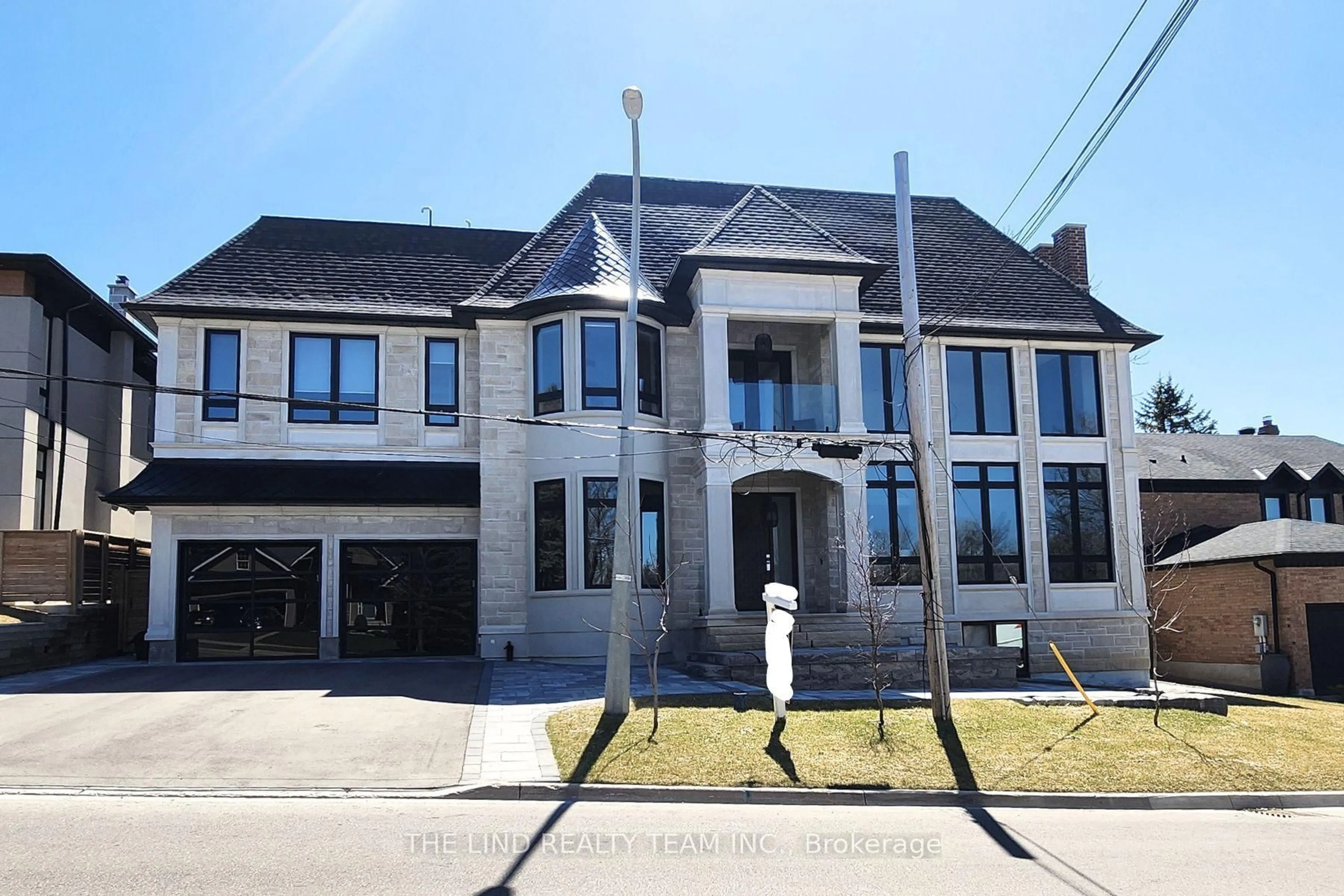 Home with brick exterior material, building for 211 Kennedy St, Aurora Ontario L4G 2L9