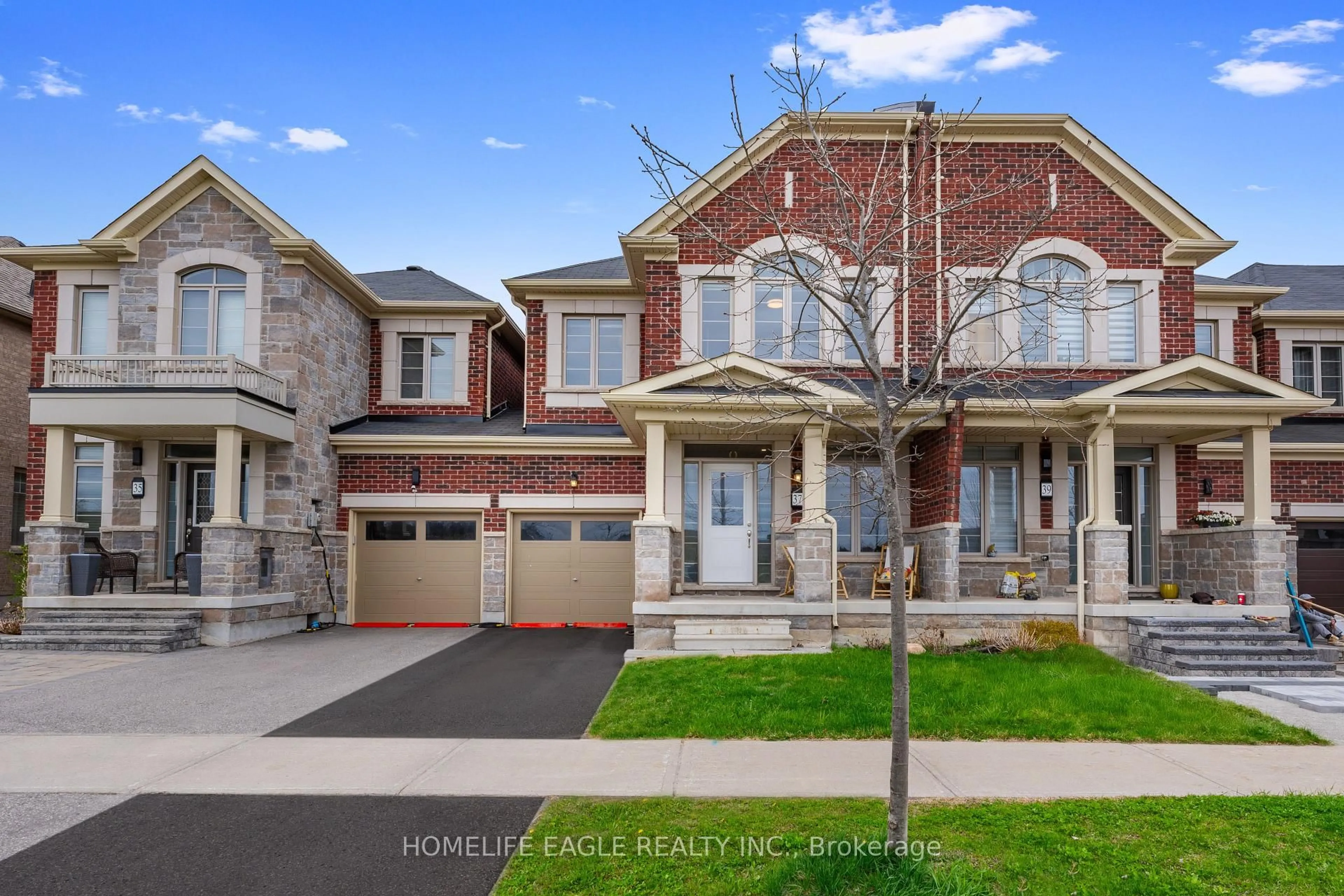 Home with brick exterior material, street for 37 Jim Mortson Dr, East Gwillimbury Ontario L9N 0R8