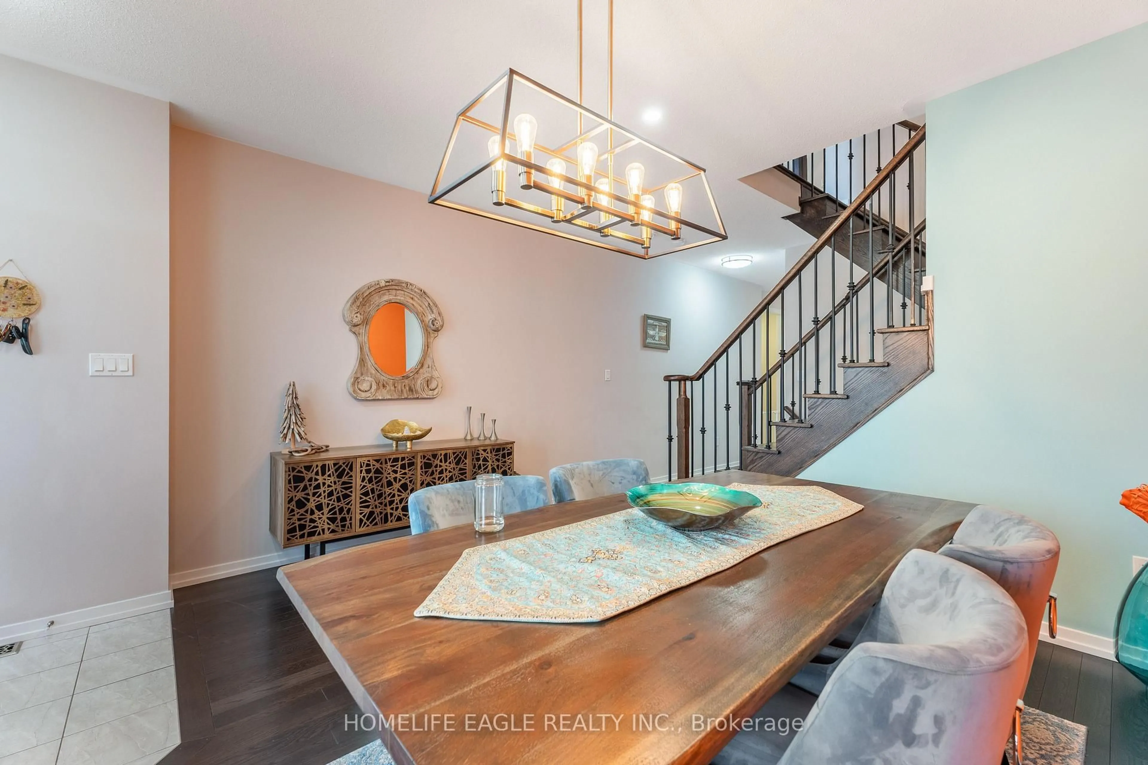 Dining room, unknown for 37 Jim Mortson Dr, East Gwillimbury Ontario L9N 0R8