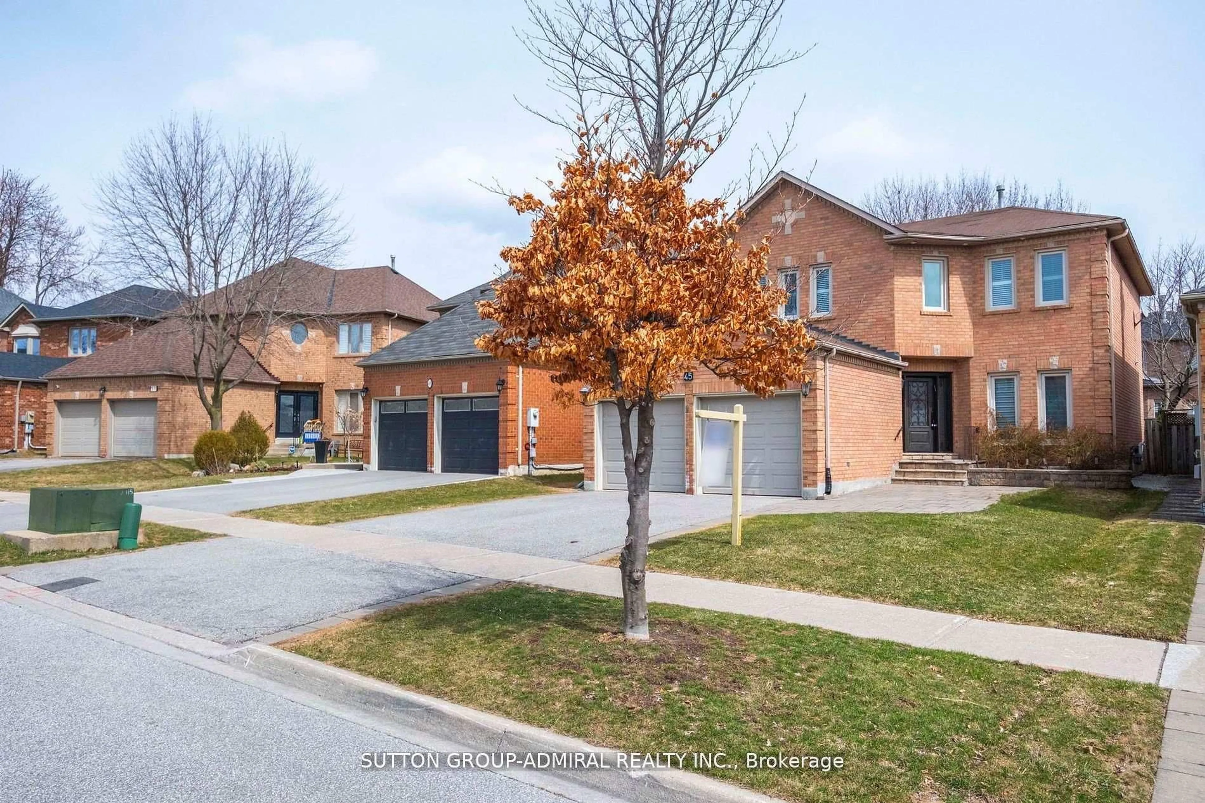 Home with brick exterior material, street for 45 Inglewood Ave, Vaughan Ontario L4J 7T8