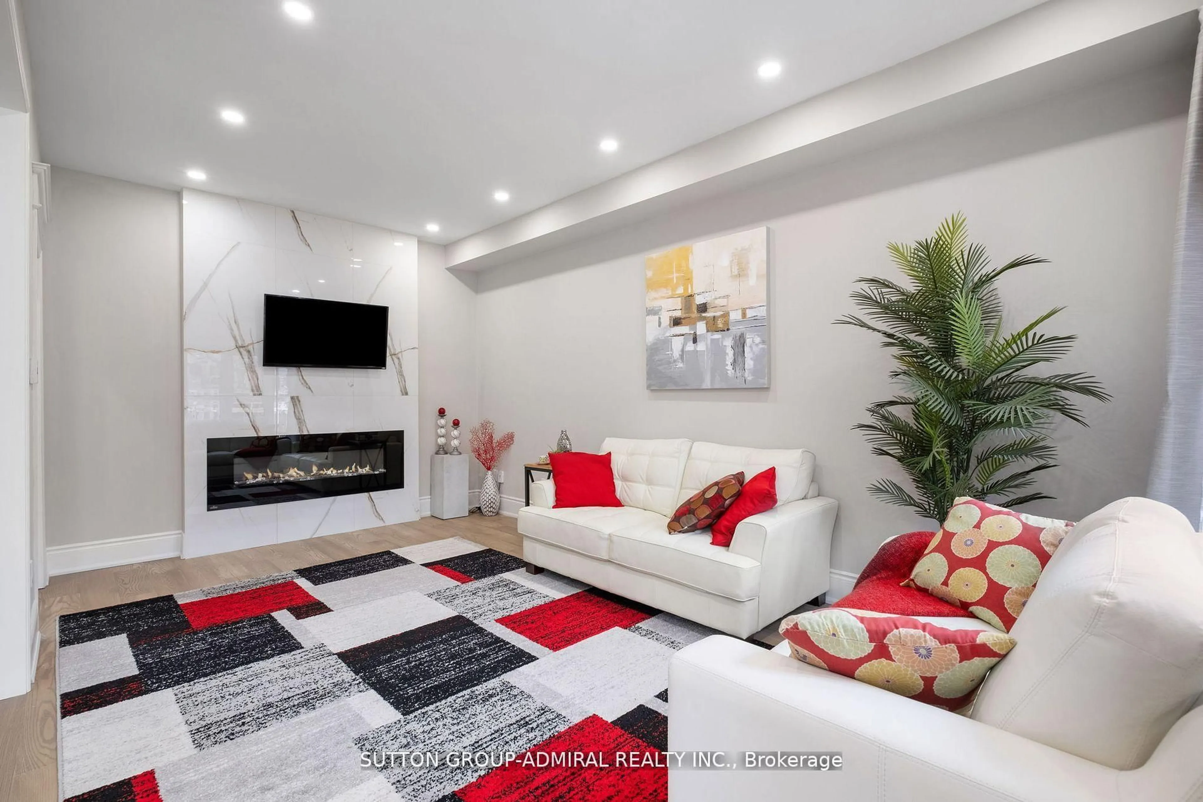 Living room with furniture, unknown for 45 Inglewood Ave, Vaughan Ontario L4J 7T8