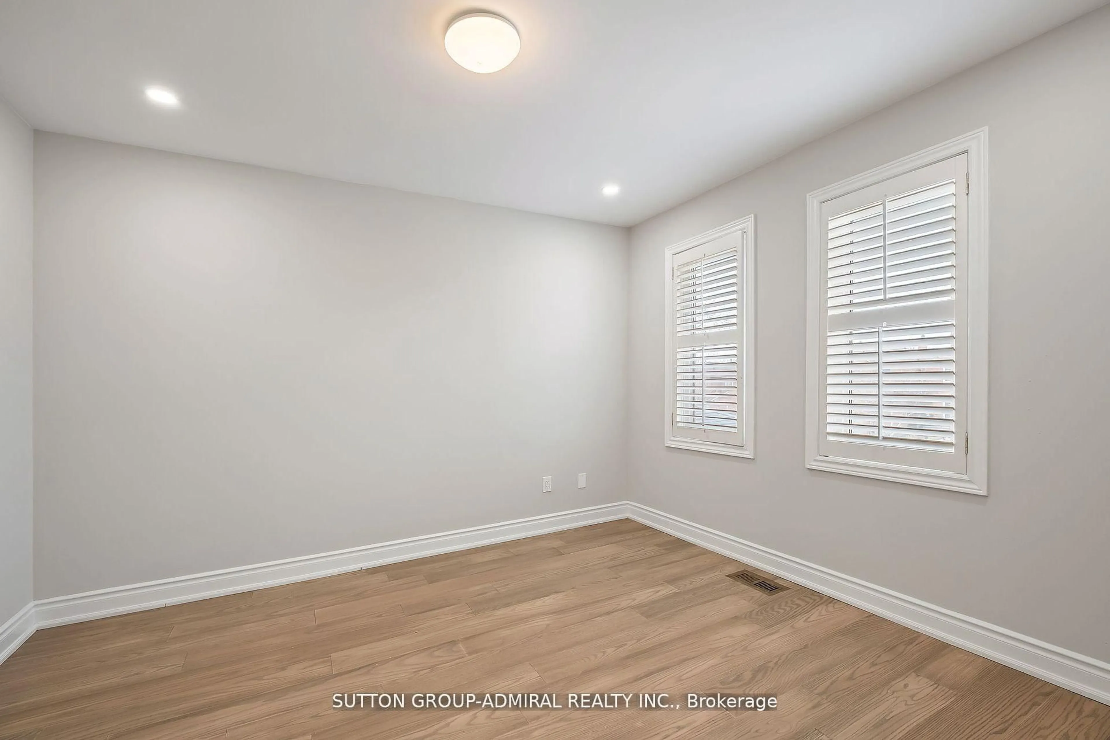 A pic of a room for 45 Inglewood Ave, Vaughan Ontario L4J 7T8