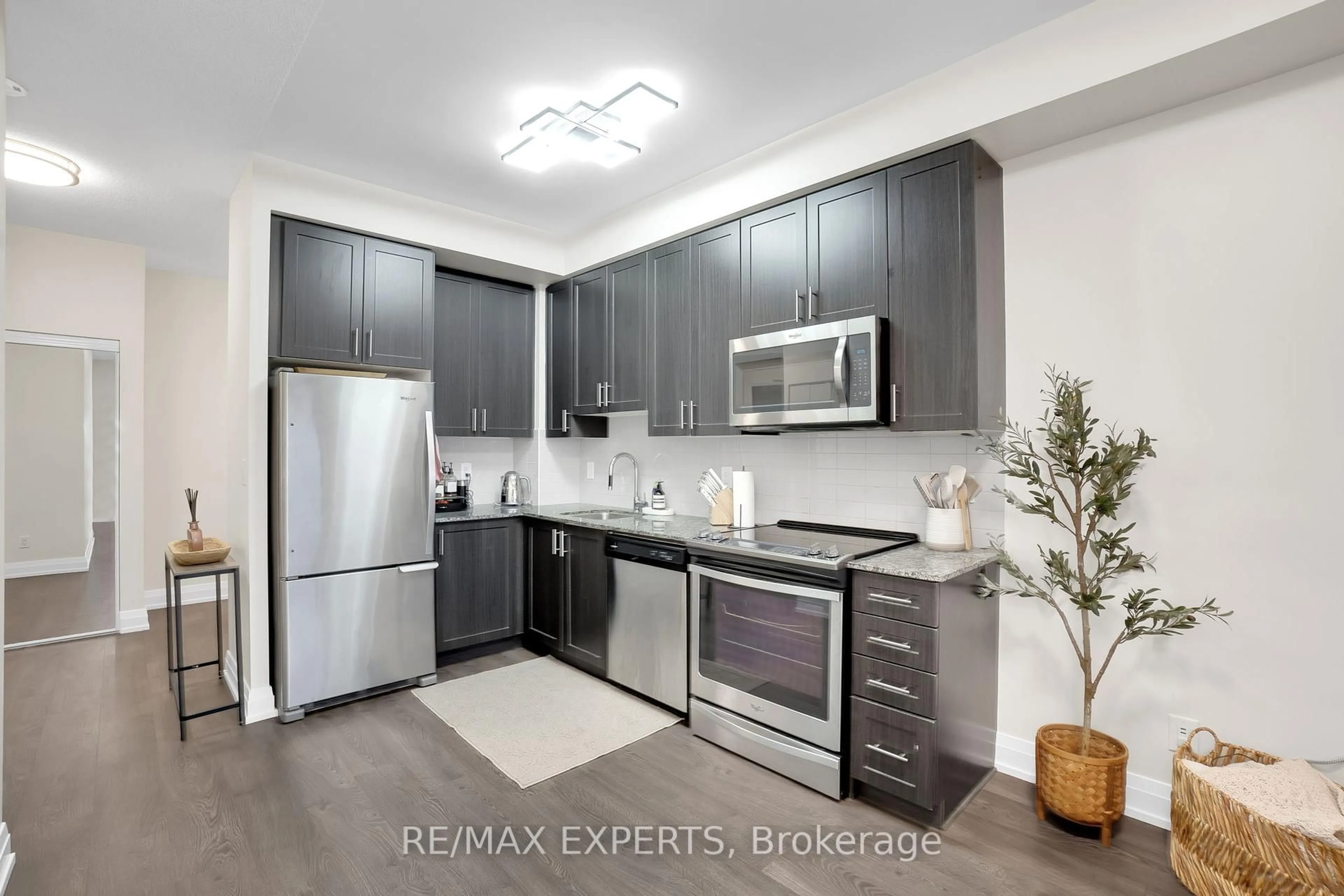 Open concept kitchen, unknown for 3700 Highway 7 Rd #2601, Vaughan Ontario L4L 1A6