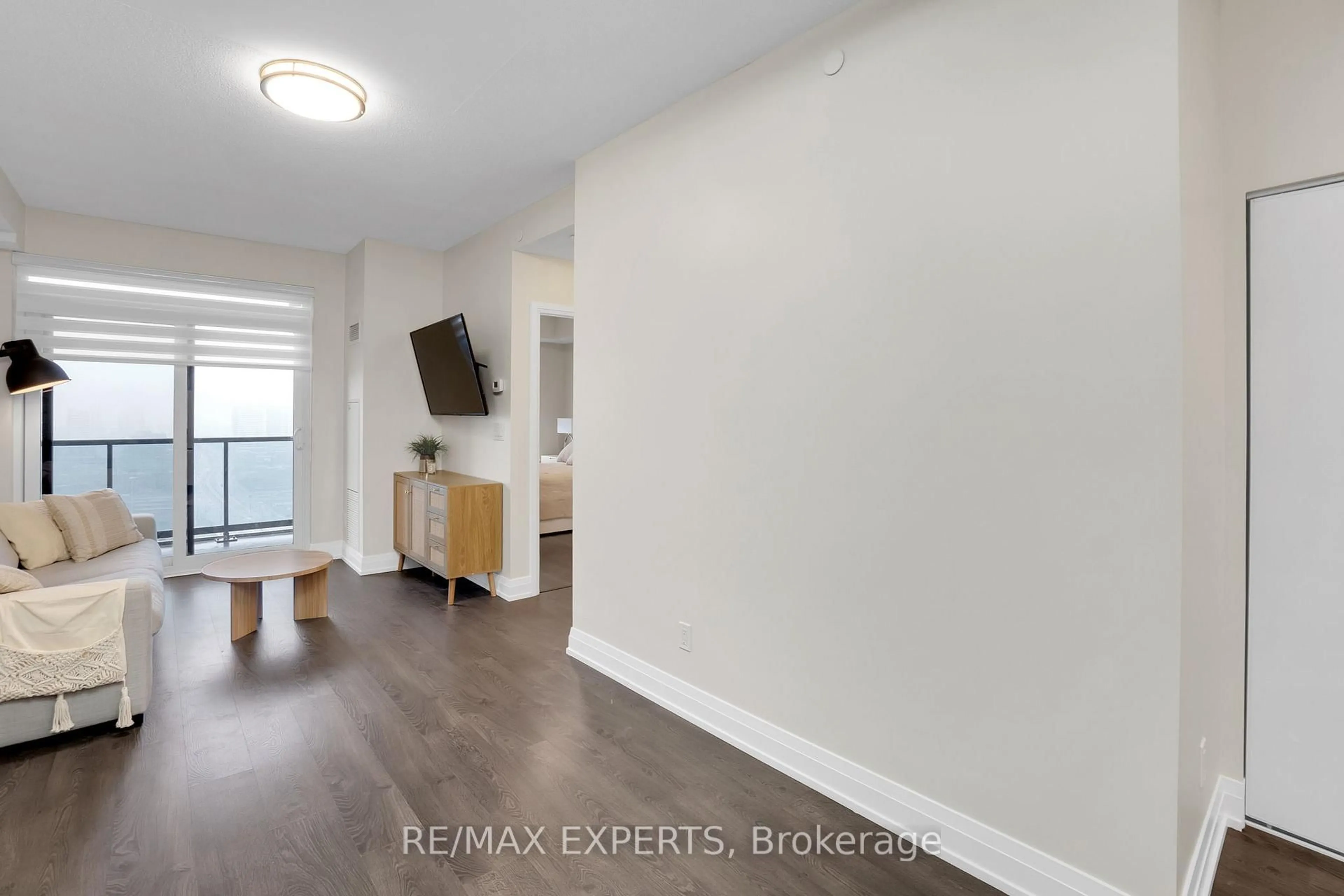 A pic of a room for 3700 Highway 7 Rd #2601, Vaughan Ontario L4L 1A6