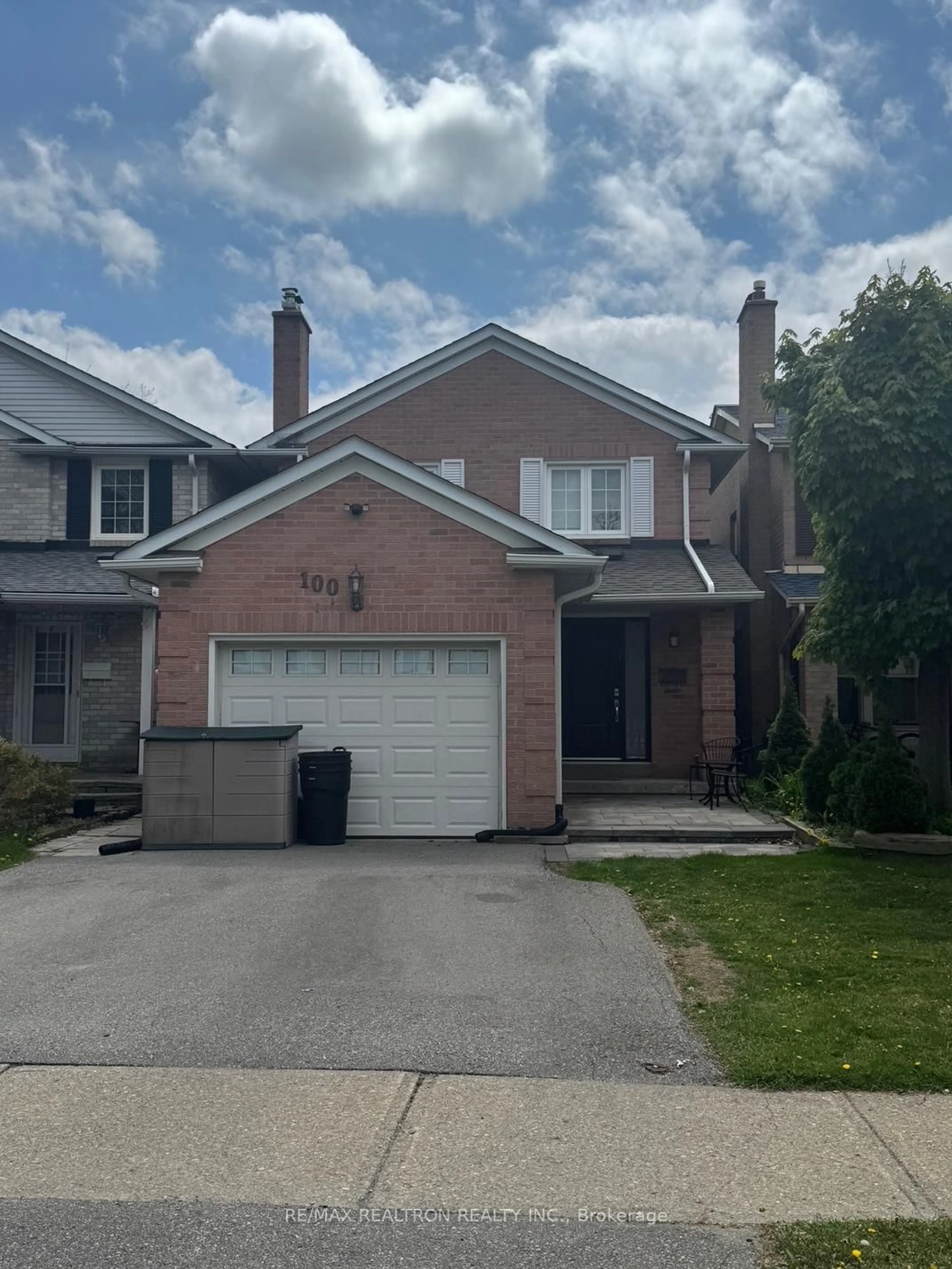 Home with brick exterior material, street for 100 Gilmore Cres, Vaughan Ontario L4J 3A1