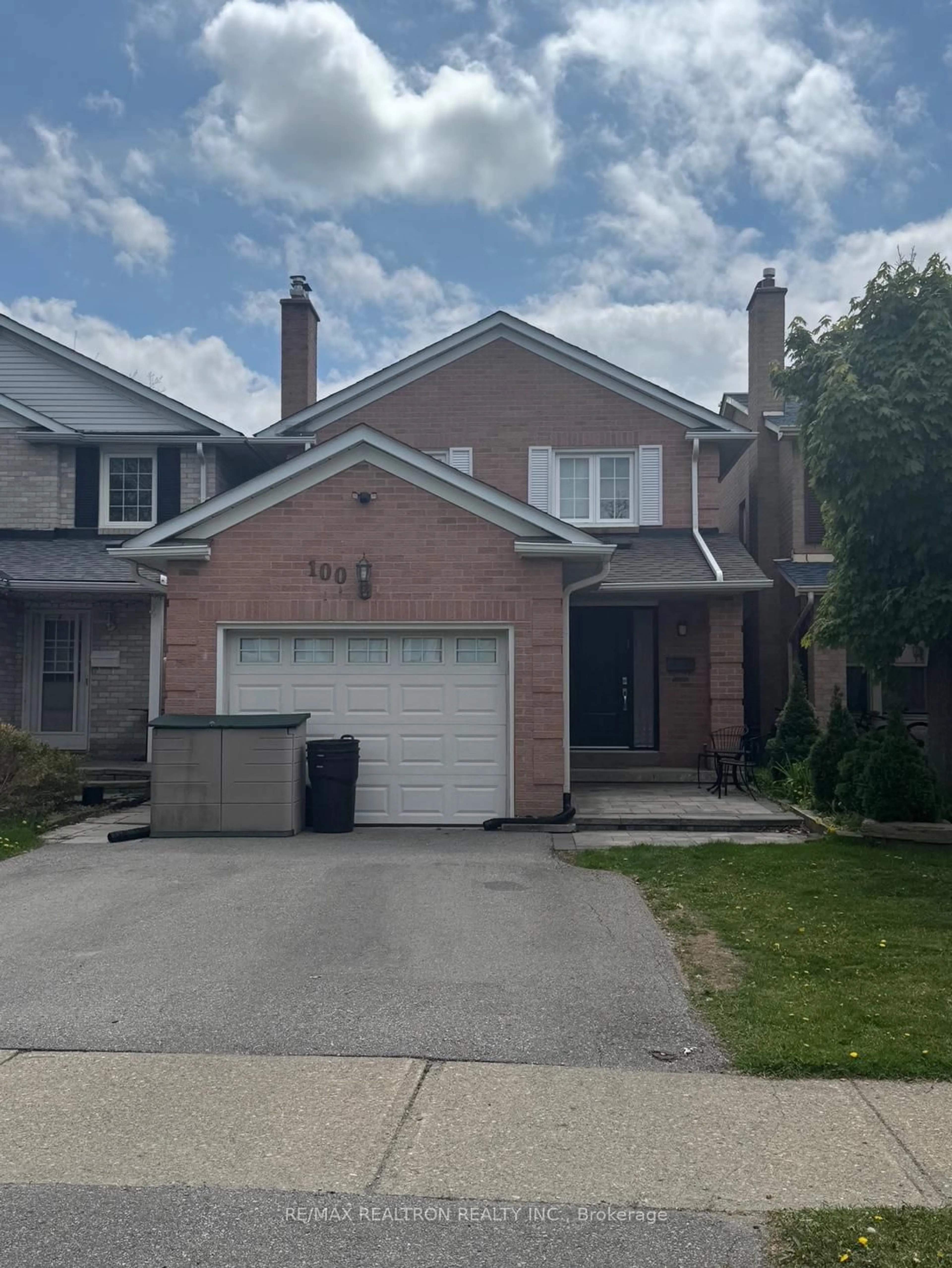 Home with brick exterior material, street for 100 Gilmore Cres, Vaughan Ontario L4J 3A1