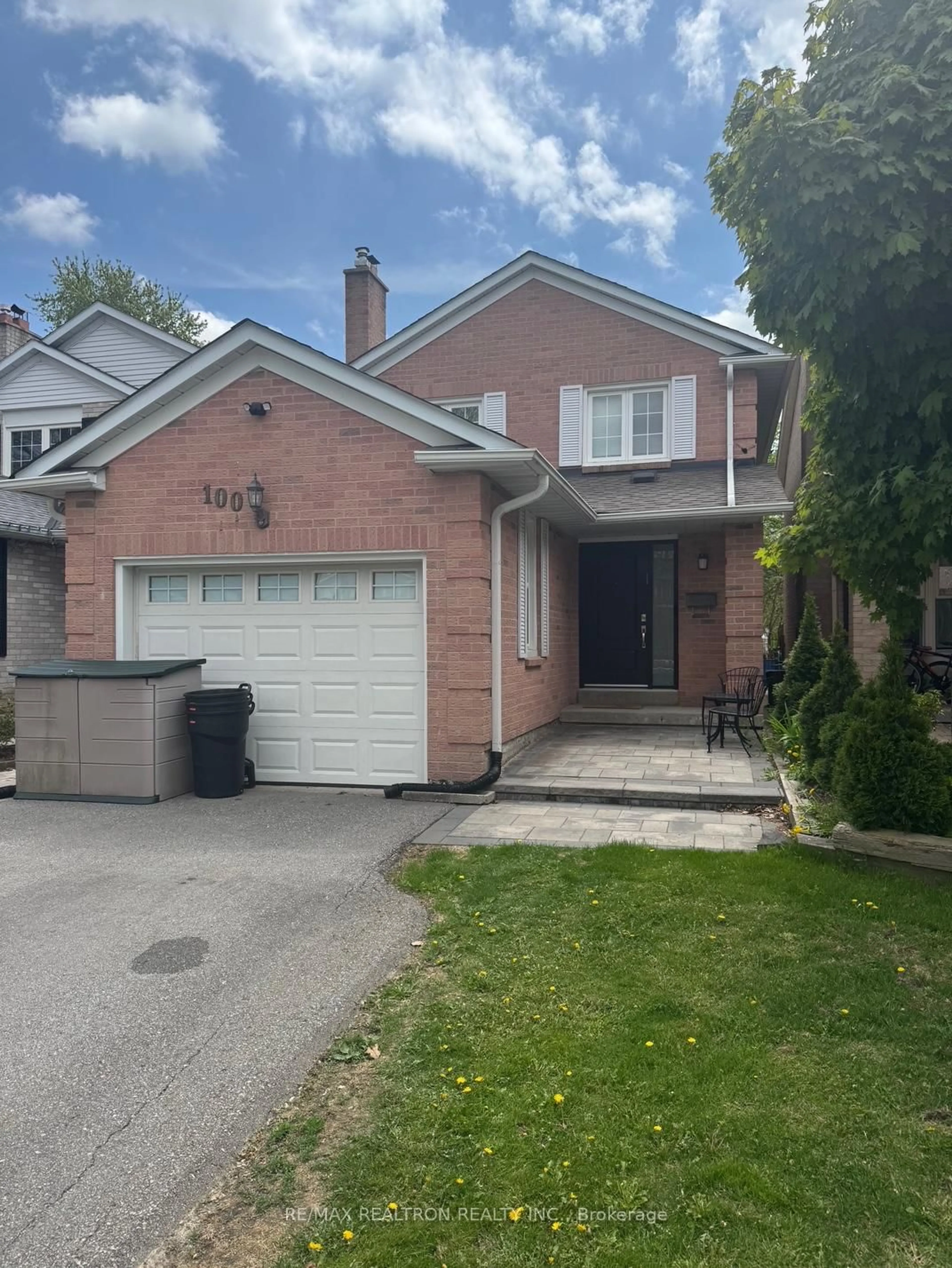 Home with brick exterior material, street for 100 Gilmore Cres, Vaughan Ontario L4J 3A1