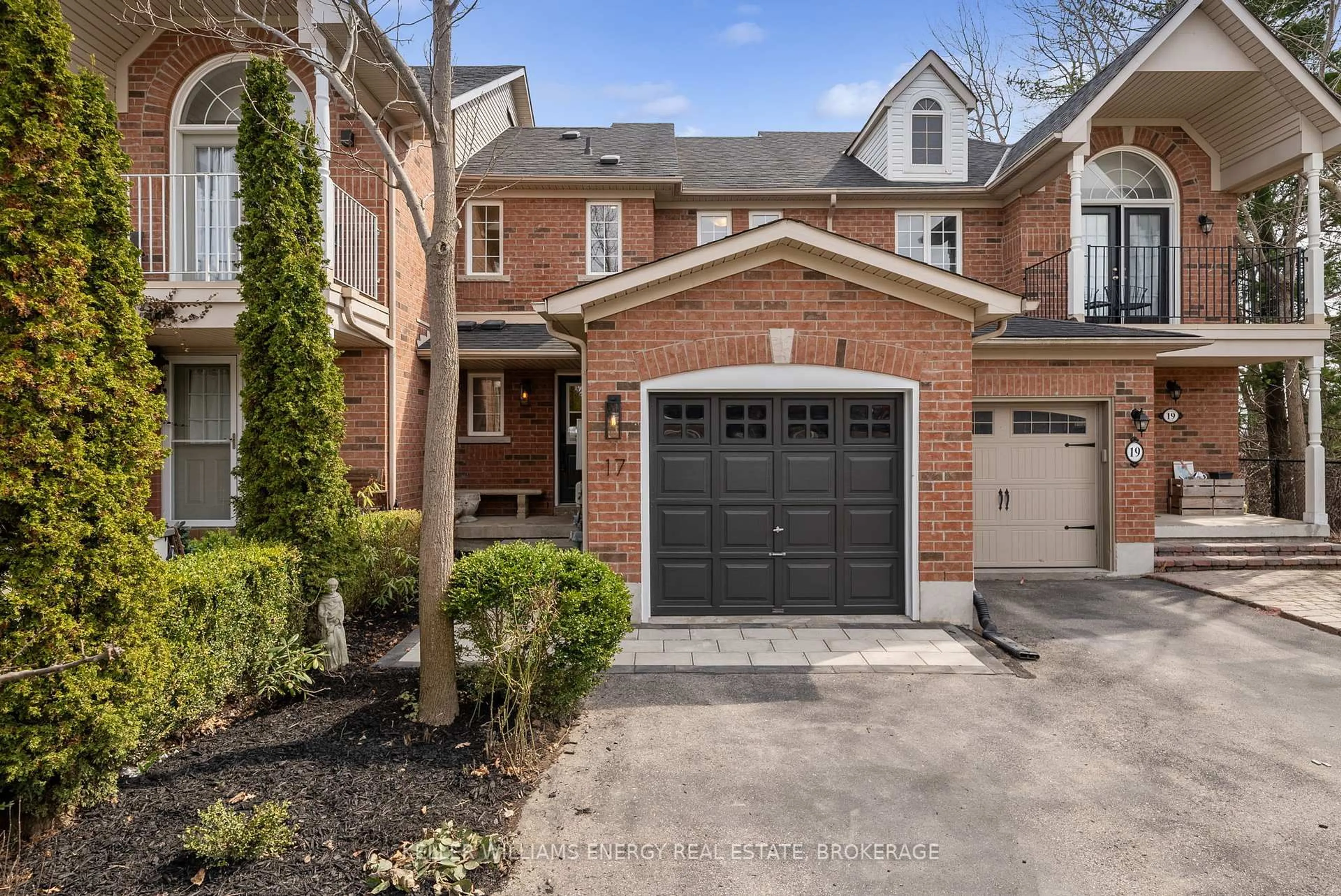 Home with brick exterior material, street for 17 Cape Breton Crt, Richmond Hill Ontario L4E 3W4