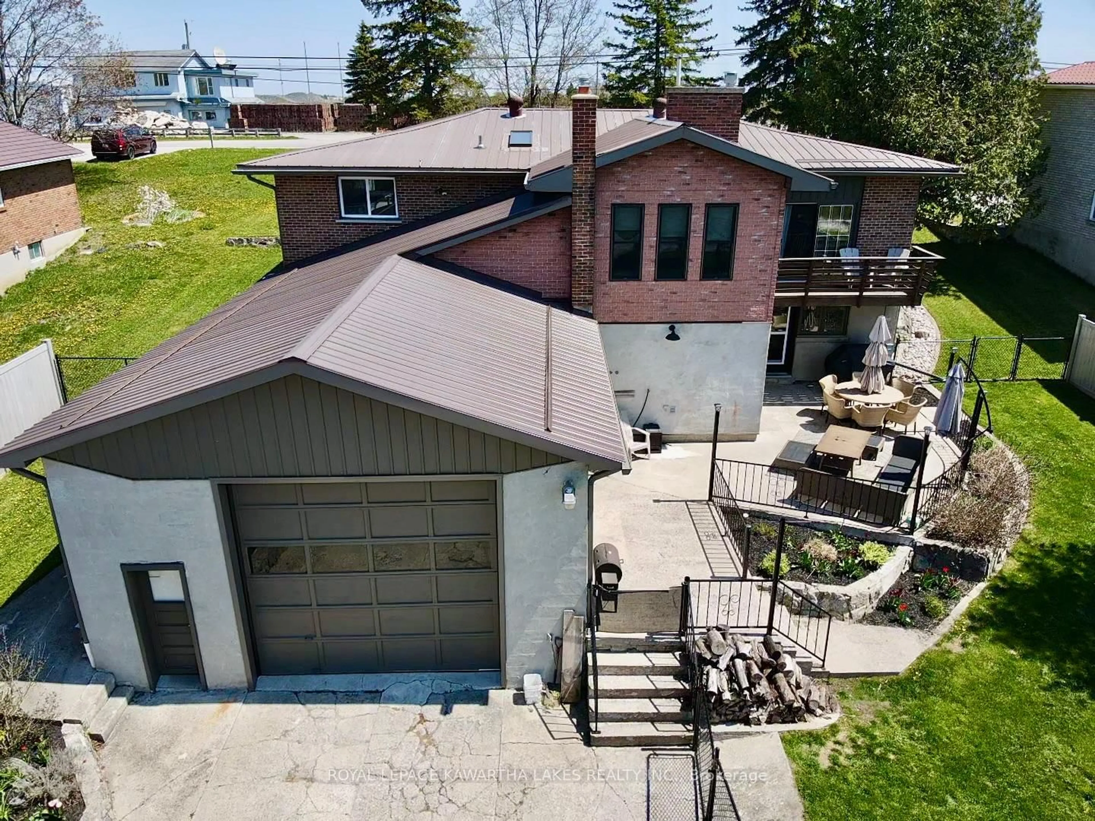 A pic from outside/outdoor area/front of a property/back of a property/a pic from drone, street for 674 Osborne St, Brock Ontario L0K 1A0