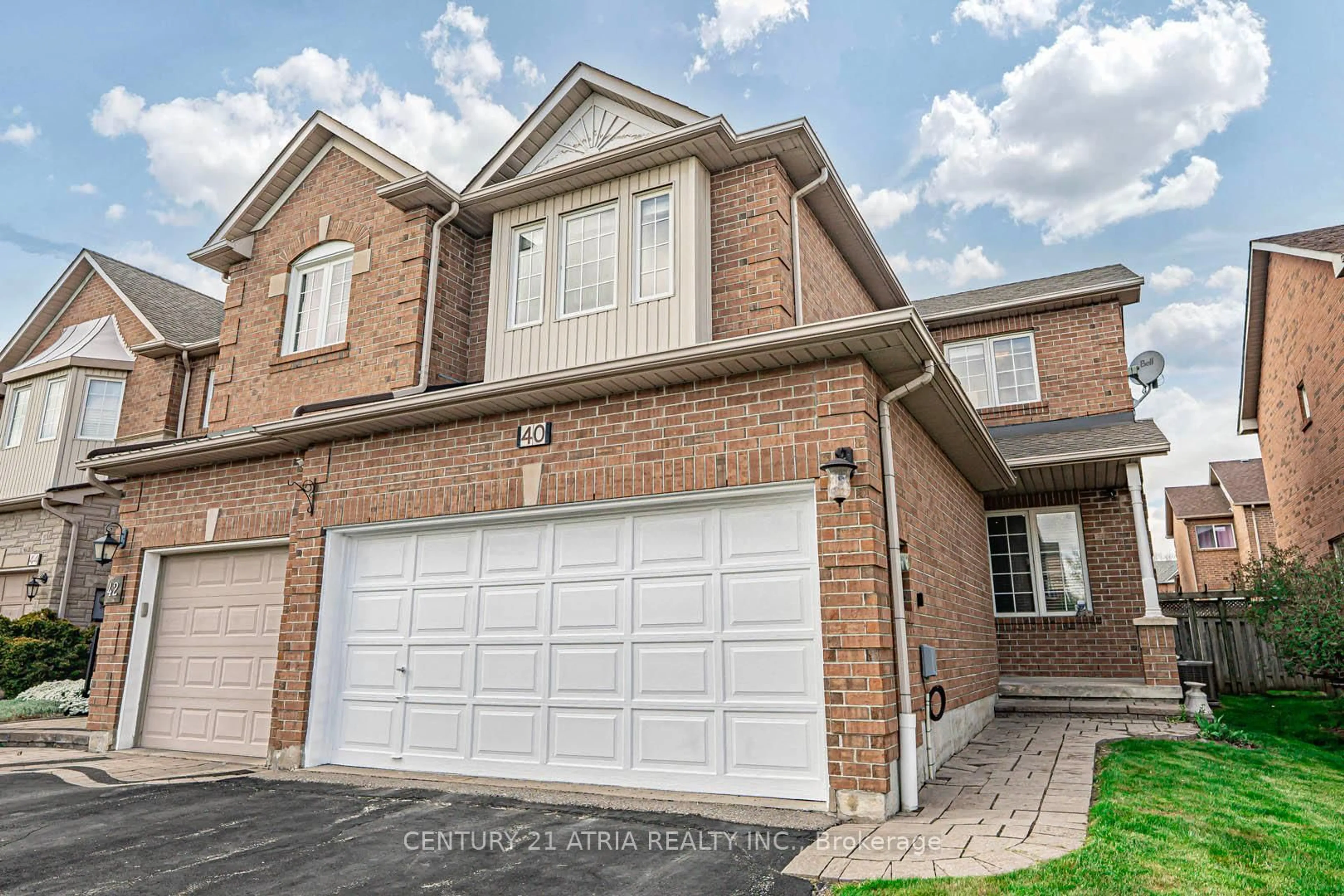 Home with brick exterior material, street for 40 Nottingham Dr, Richmond Hill Ontario L4S 1Z6