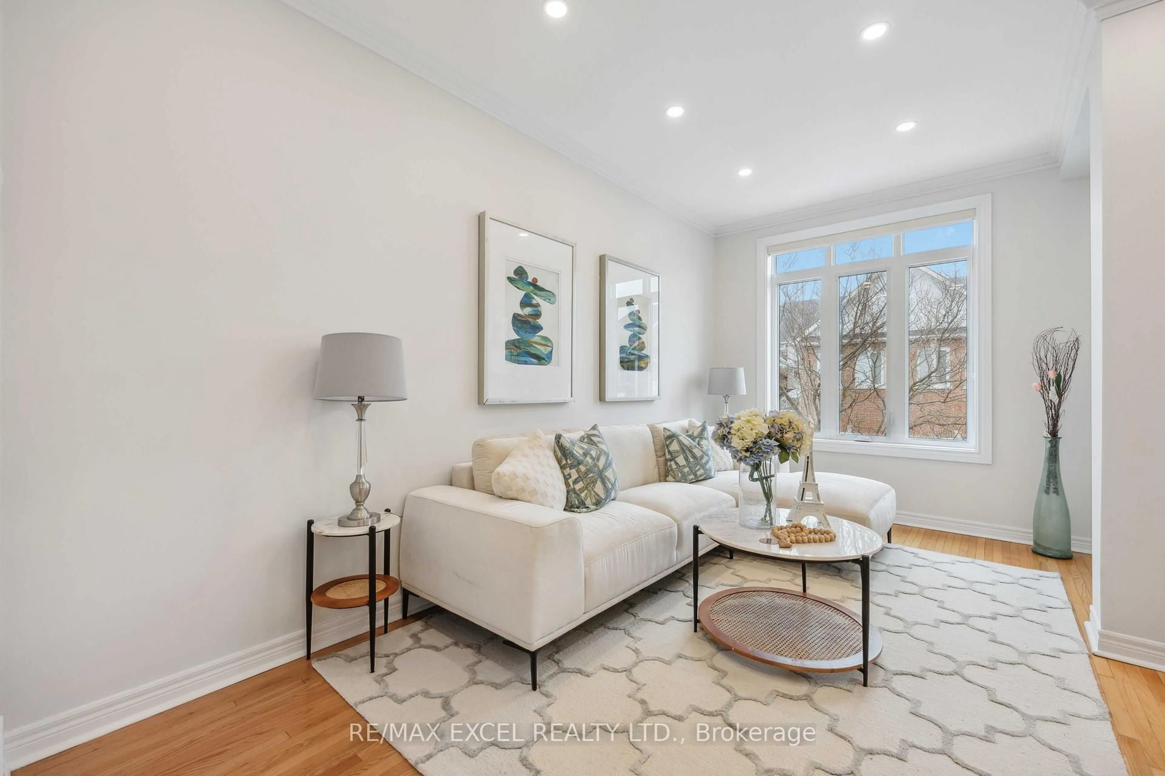 Living room with furniture, unknown for 255 Shaftsbury Ave #66, Richmond Hill Ontario L4C 0L9