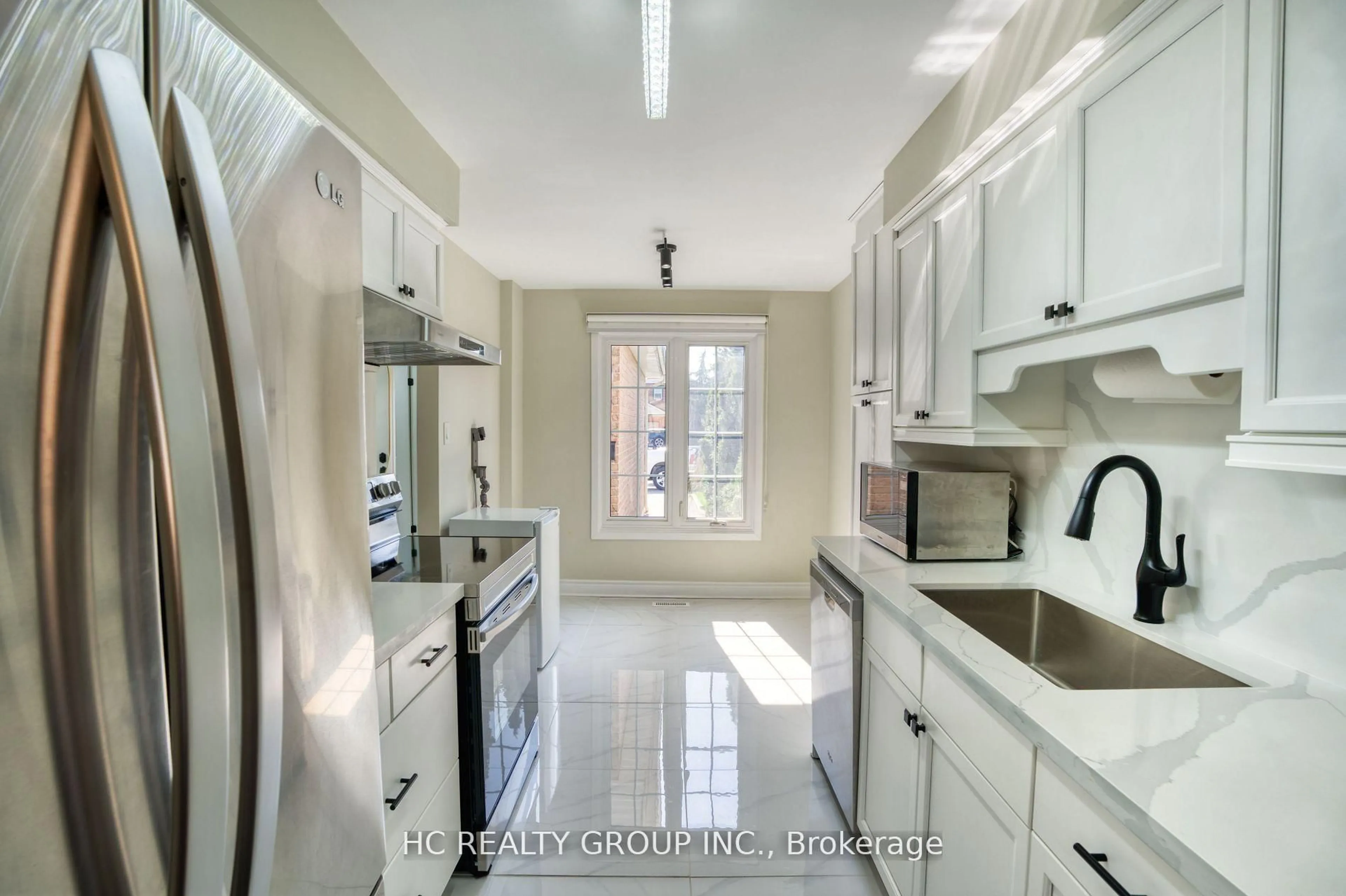 Unknown for 87 lund St, Richmond Hill Ontario L4C 5V3