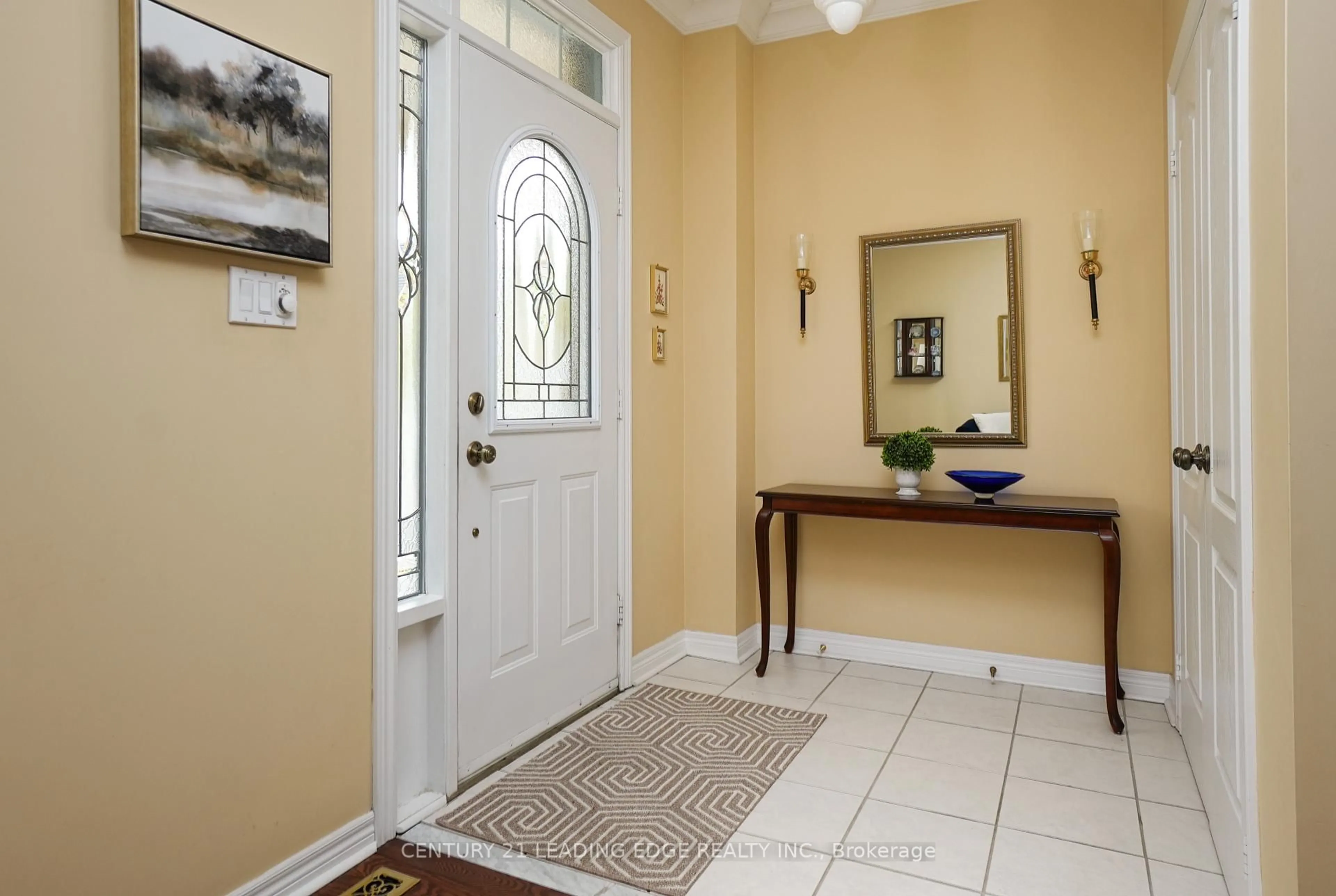 Indoor entryway for 62 Dancer's Dr, Markham Ontario L6C 2A8