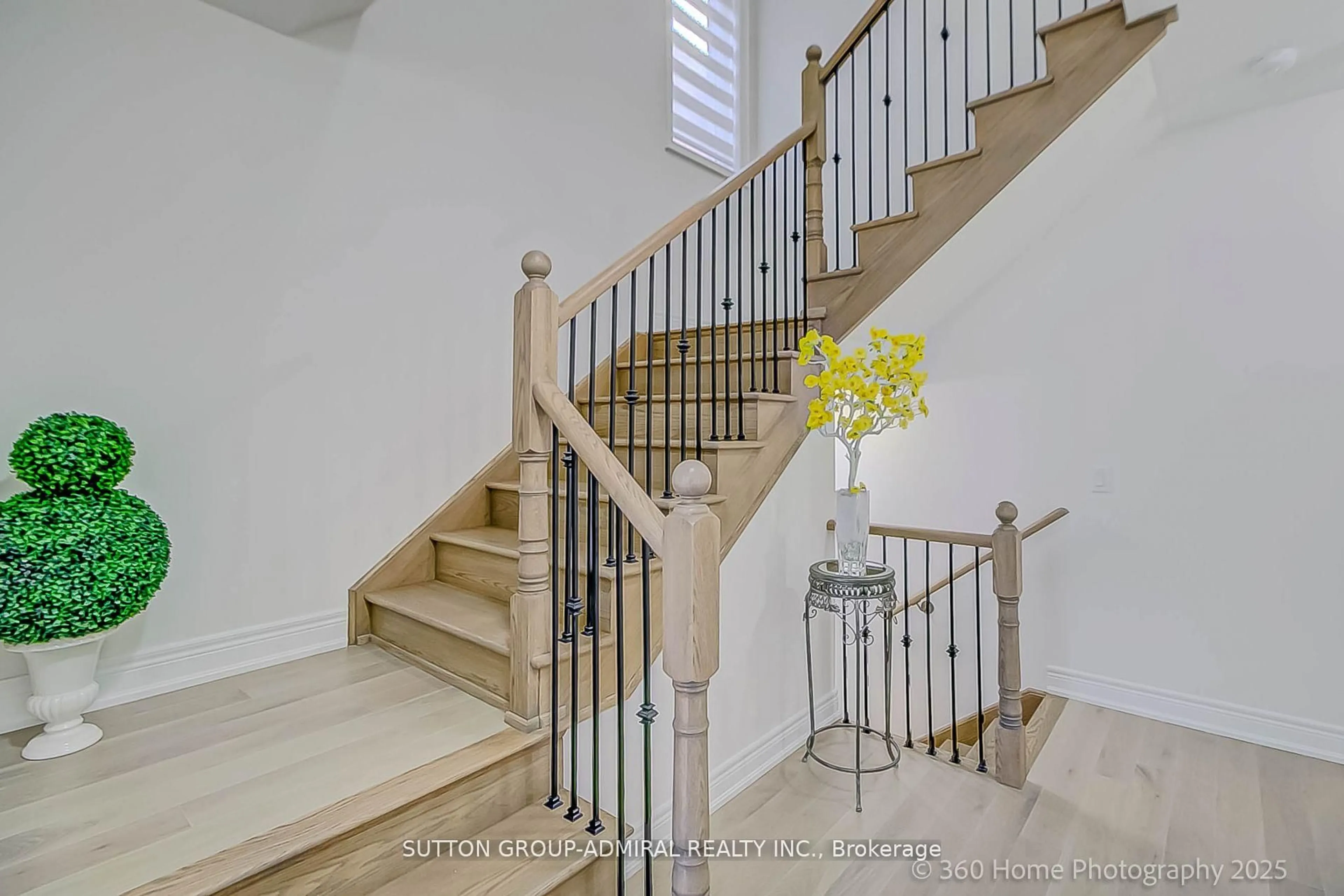 Stairs for 83 Carriage Shop Bend, East Gwillimbury Ontario L9N 0Y2