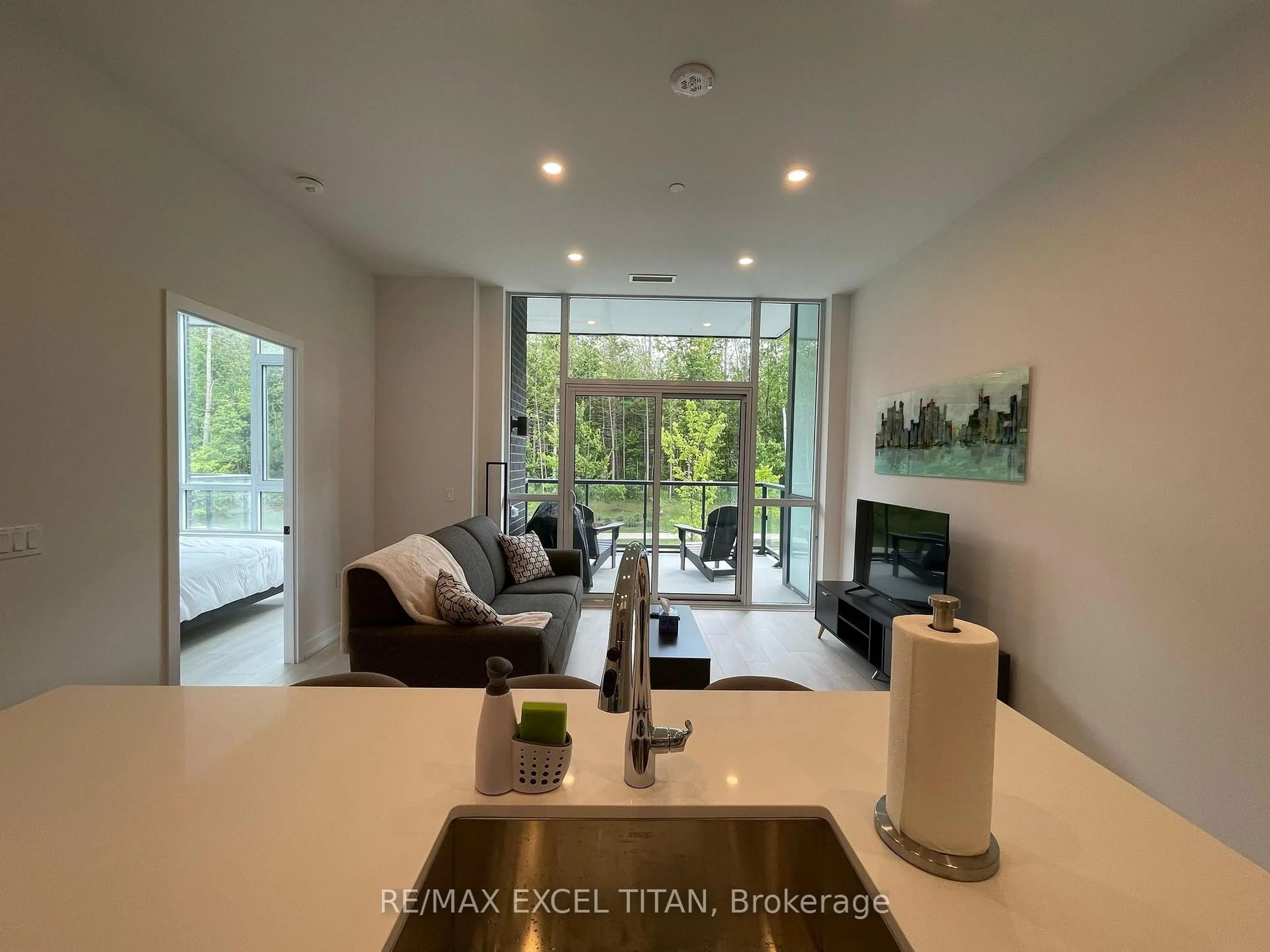 A pic of a room for 415 Sea Ray Ave #140, Innisfil Ontario L9S 0R5