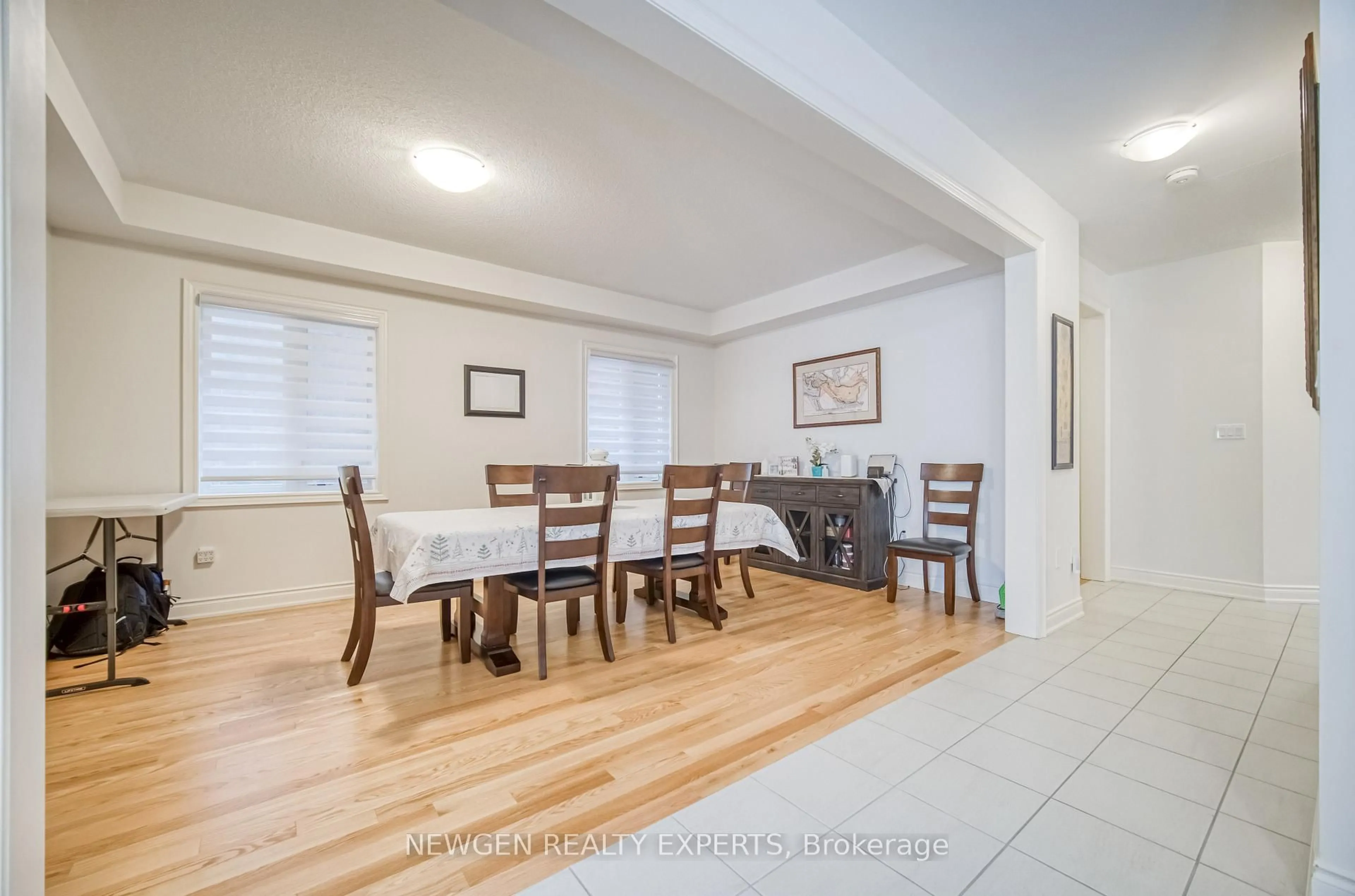 Dining room, unknown for 194 Fallharvest Way, Whitchurch-Stouffville Ontario L4A 5C2