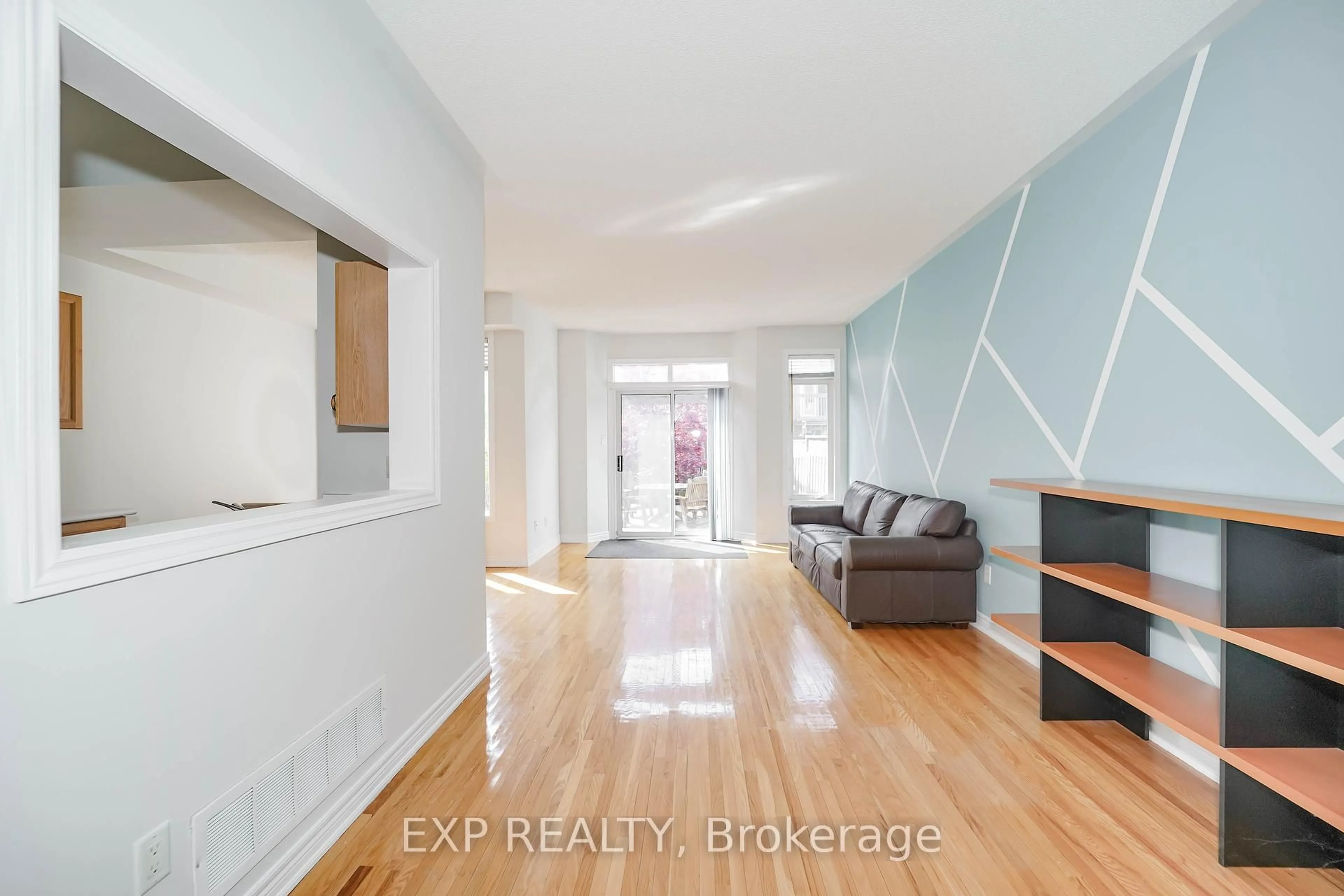 Indoor entryway for 77 Angelica Ave, Richmond Hill Ontario L4S 2C9