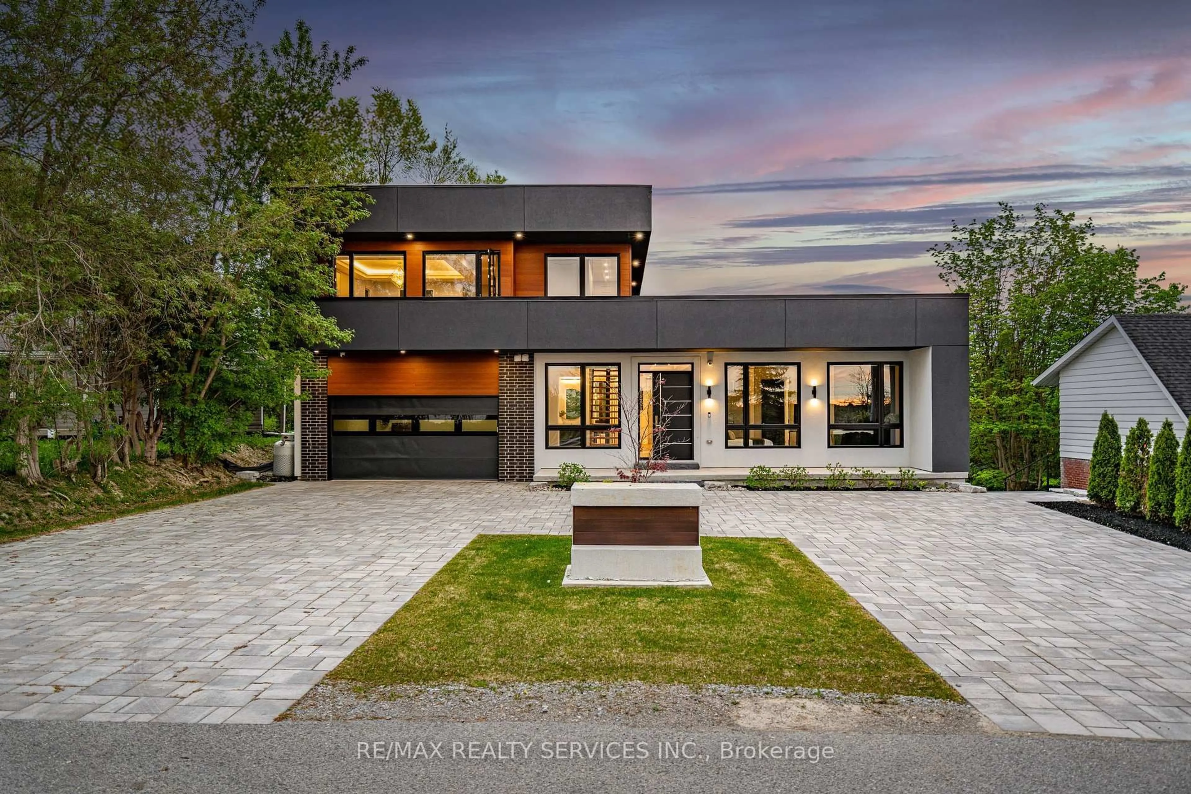 Home with brick exterior material, street for 1395 Old Green Lane, East Gwillimbury Ontario L9N 0L8