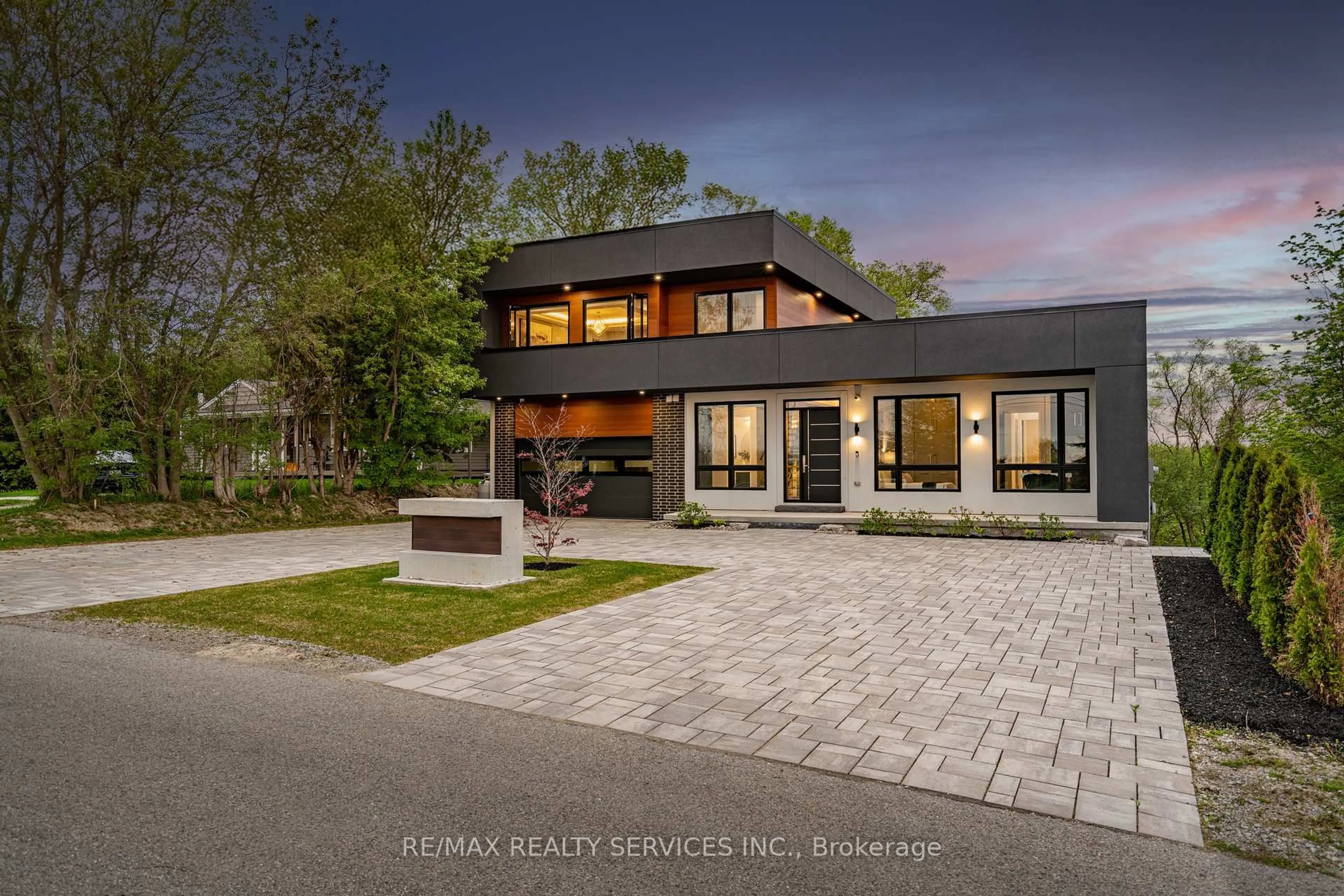 Home with brick exterior material, street for 1395 Old Green Lane, East Gwillimbury Ontario L9N 0L8