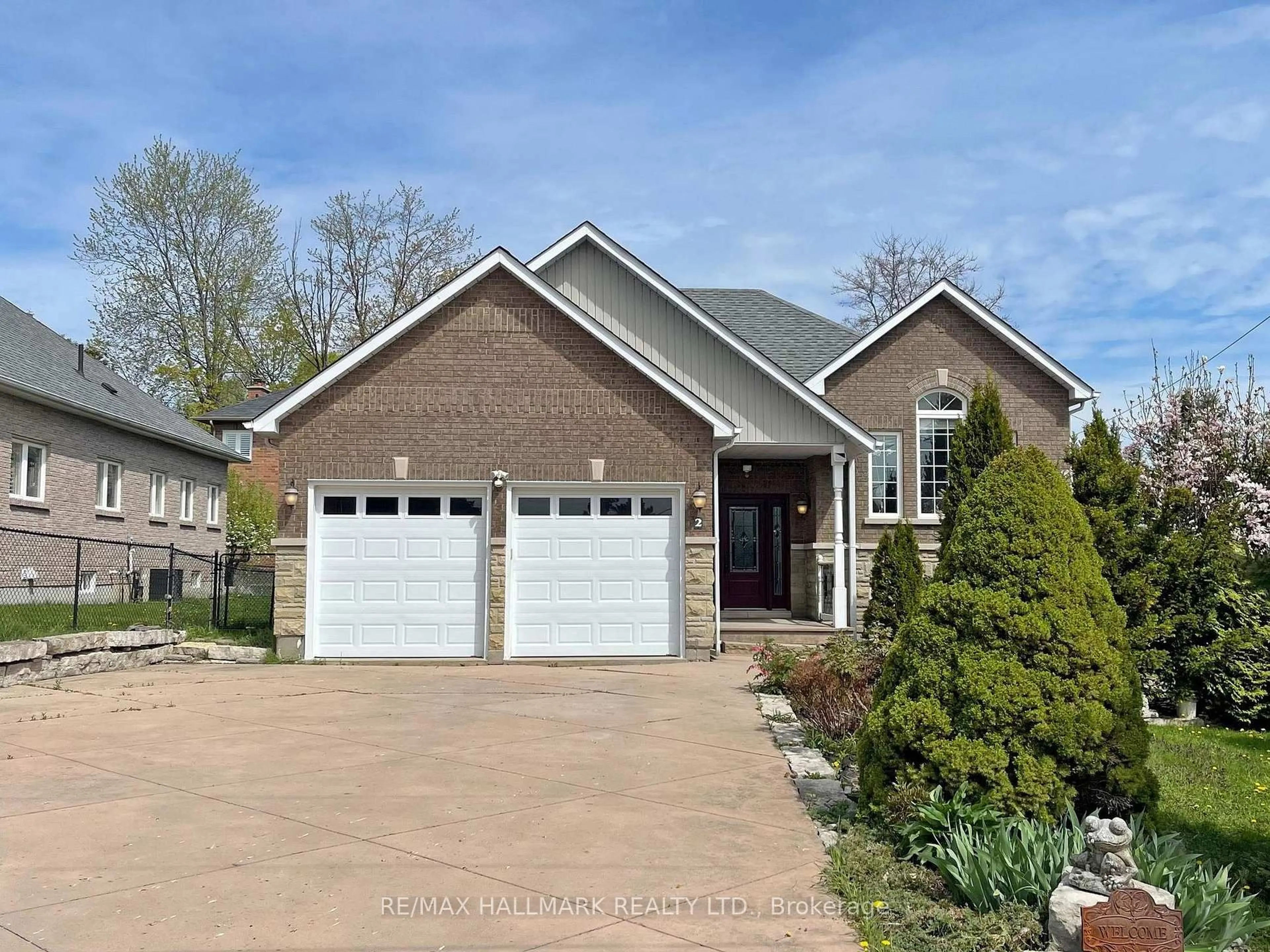 Home with brick exterior material, street for 2 Snively St, Richmond Hill Ontario L4E 3E7