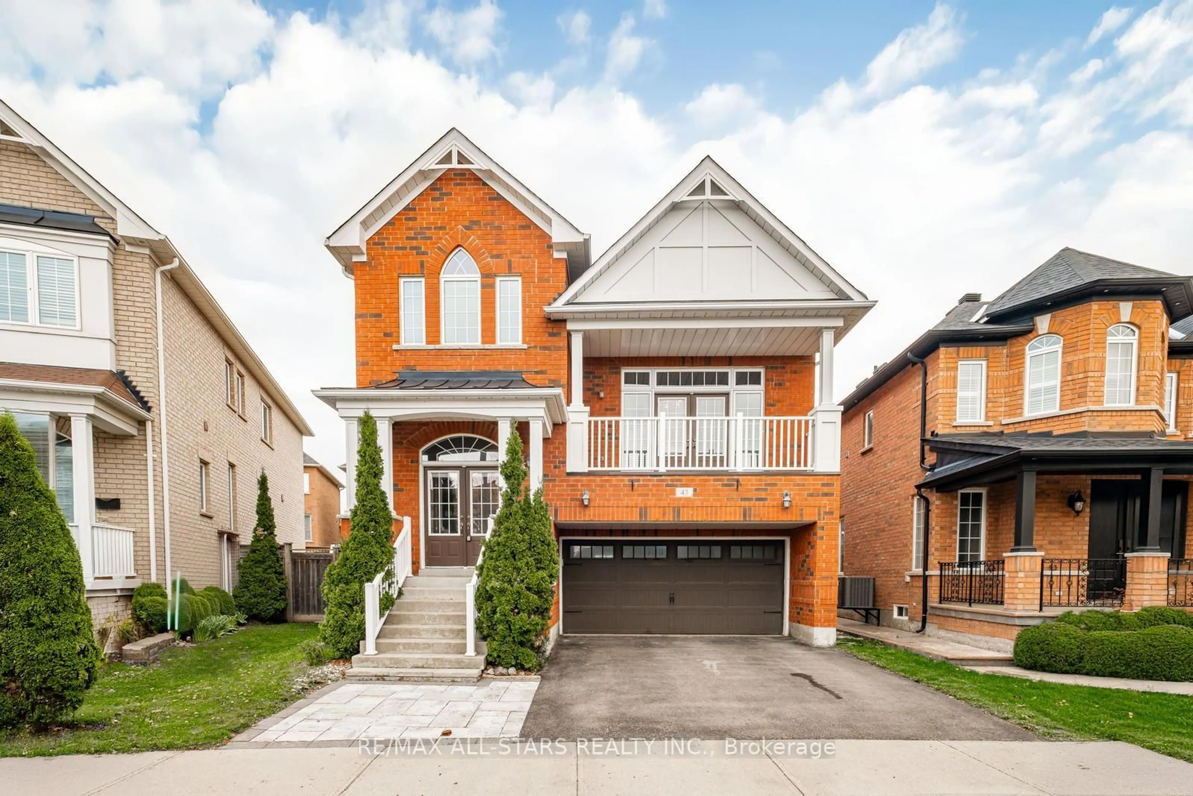 Home with brick exterior material, street for 43 Horsedreamer Lane, Whitchurch-Stouffville Ontario L4A 0G6