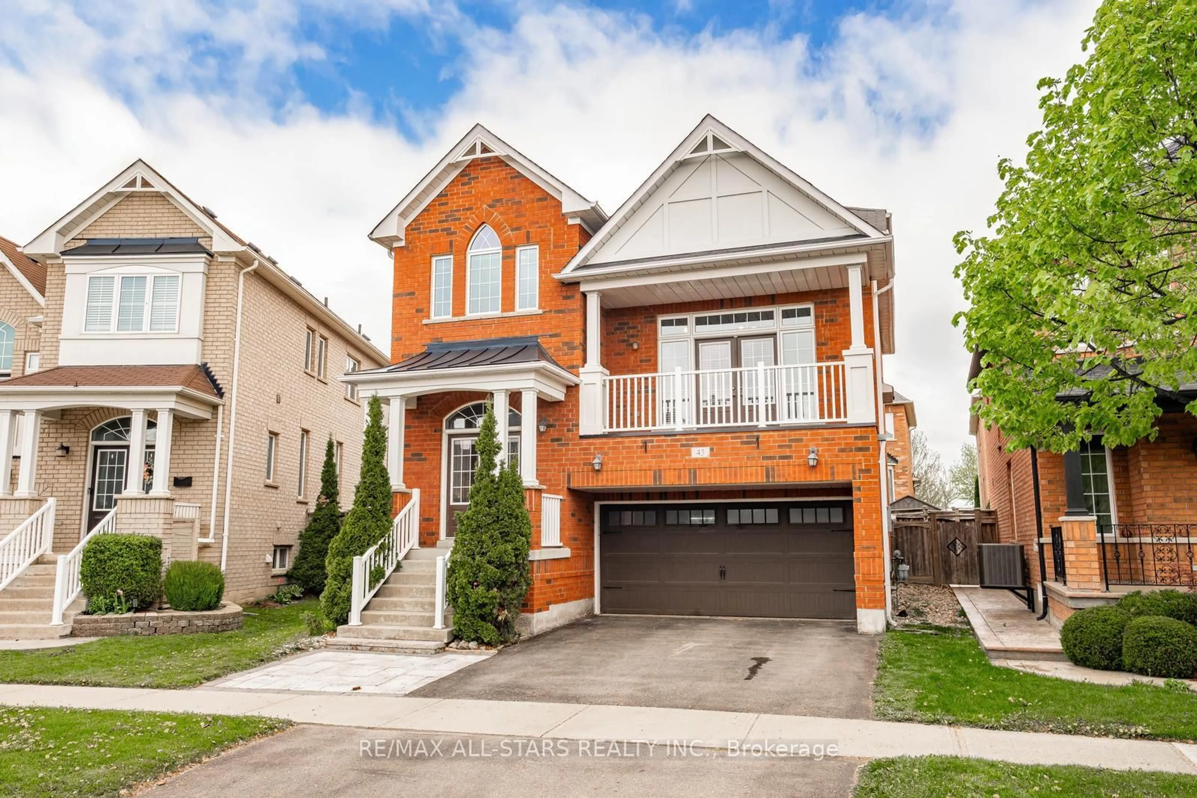 Home with brick exterior material, street for 43 Horsedreamer Lane, Whitchurch-Stouffville Ontario L4A 0G6