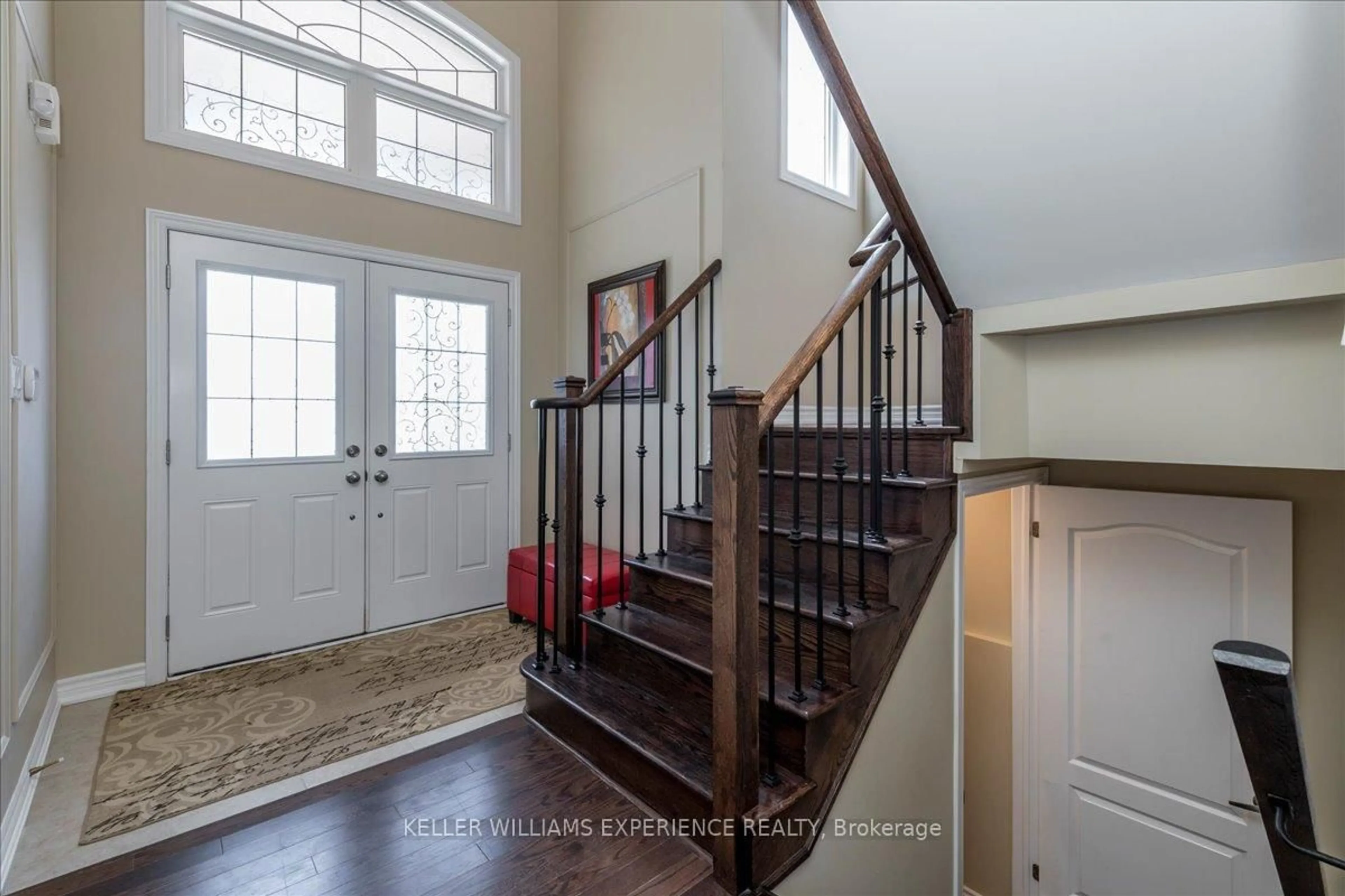 Indoor entryway for 1360 Butler St, Innisfil Ontario L9S 0K7