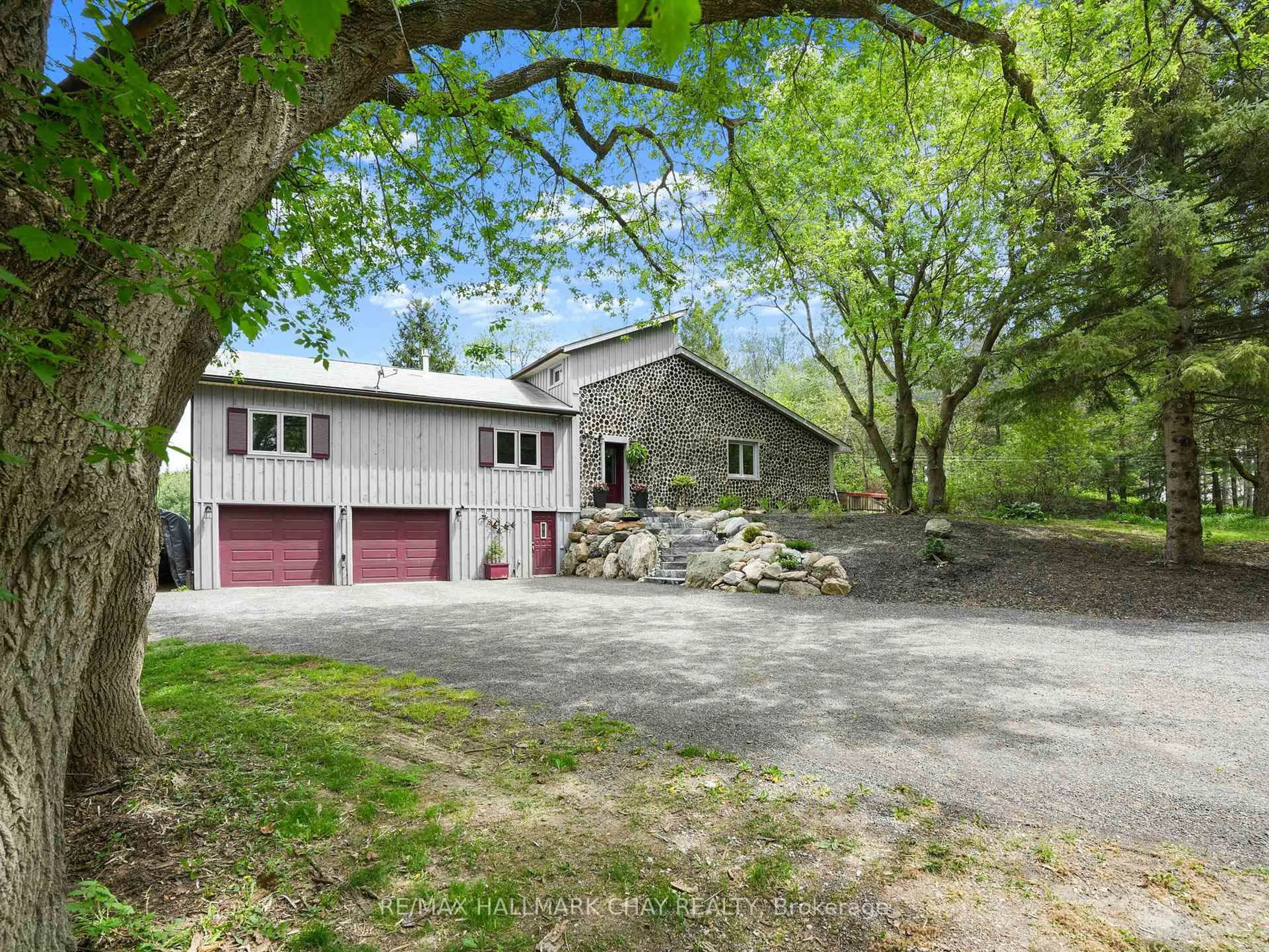 A pic from outside/outdoor area/front of a property/back of a property/a pic from drone, street for 2043 Concession 5 Rd, Adjala-Tosorontio Ontario L0G 1L0