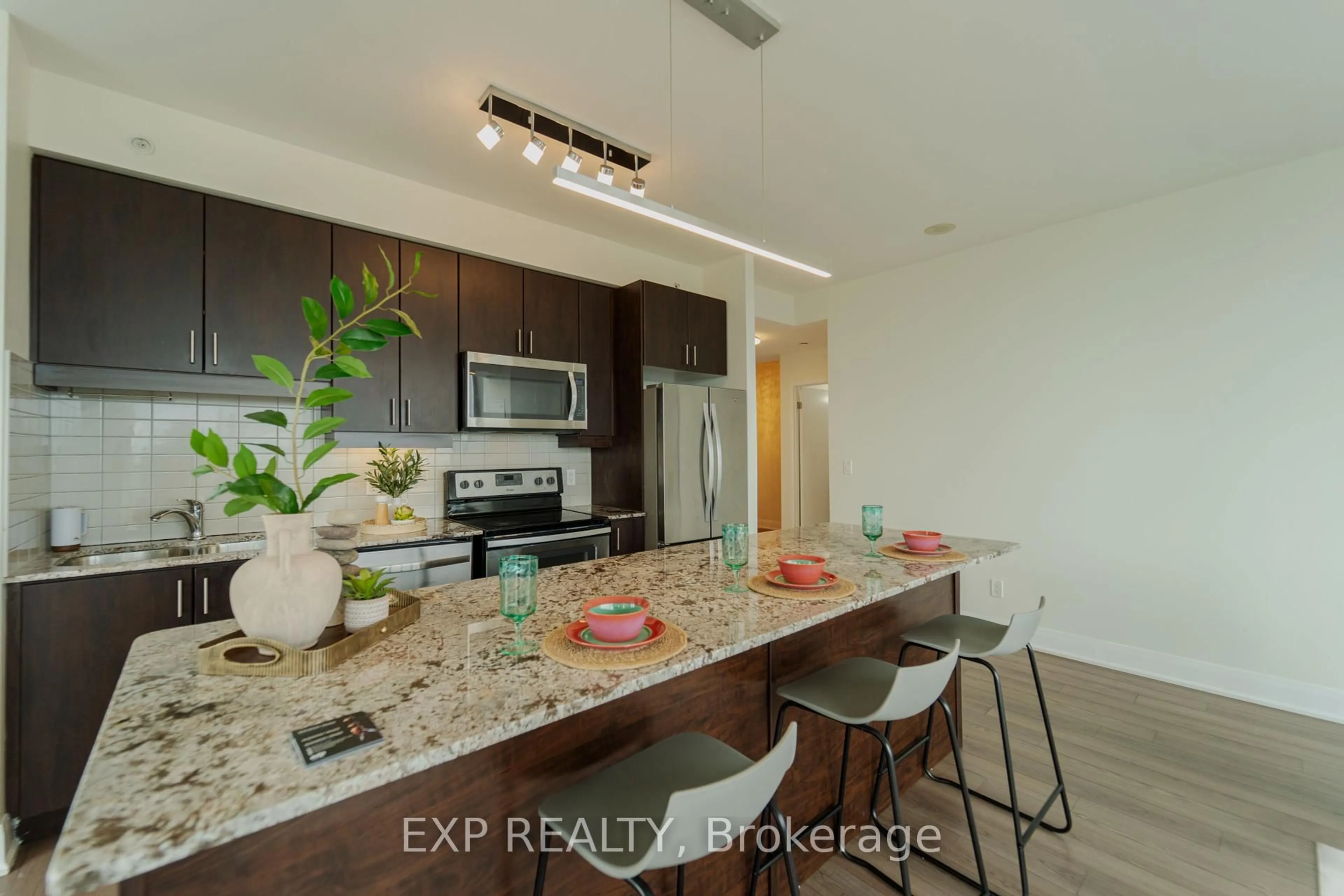 Unknown for 2900 Highway 7 Rd #2803, Vaughan Ontario L4K 0G3