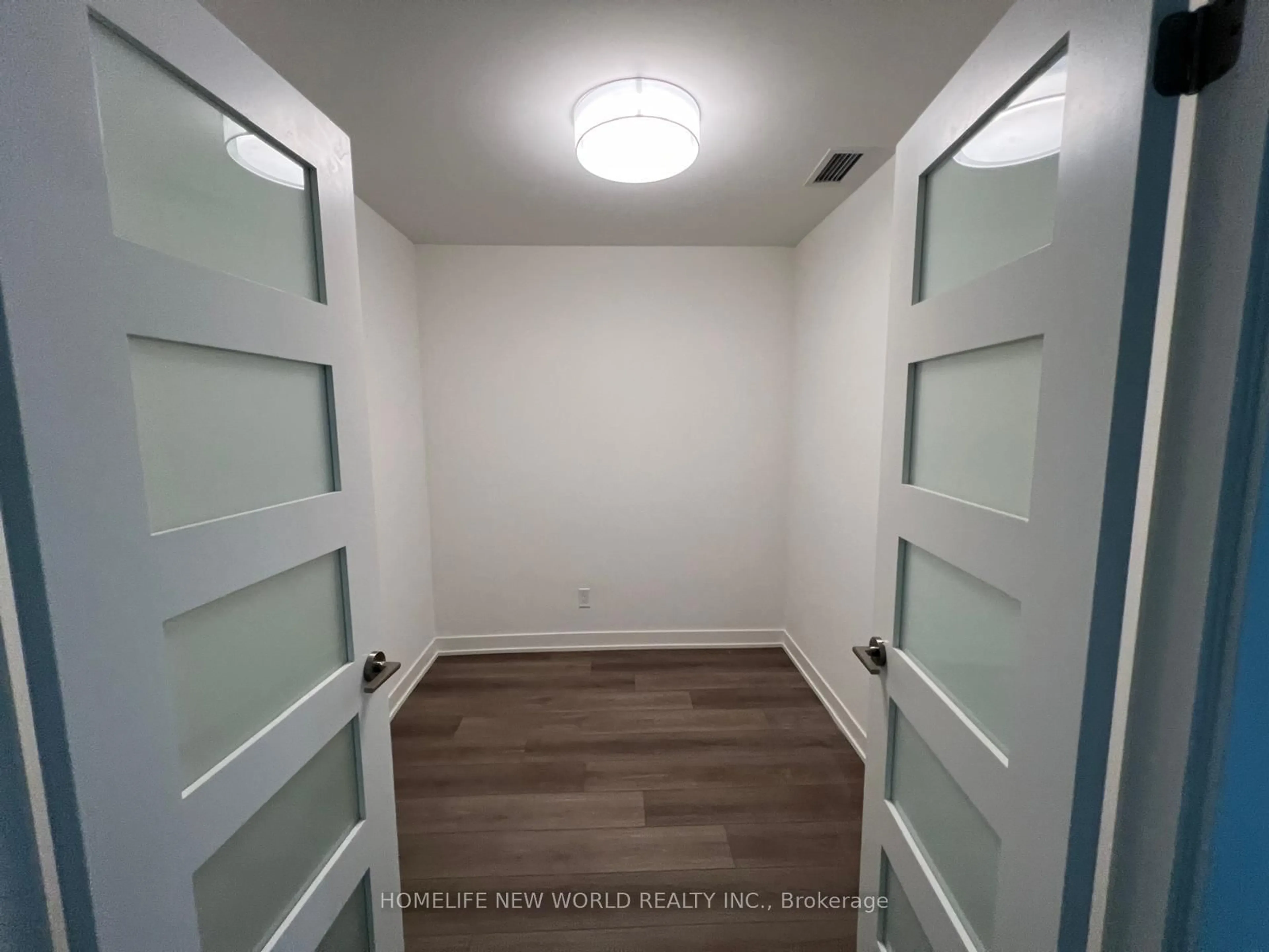 Unknown for 38 Simcoe Prom #C914, Markham Ontario L6G 0H5