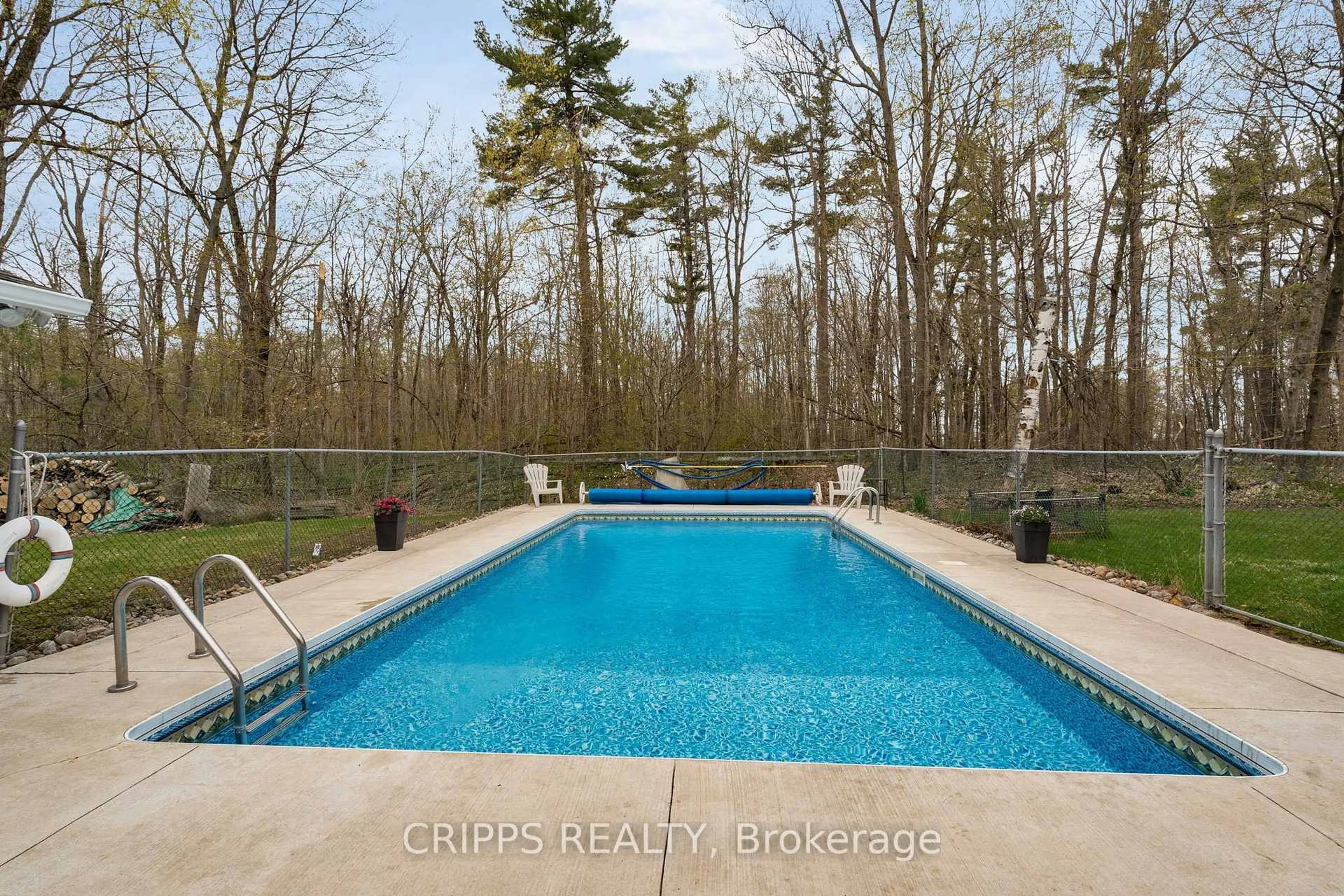Pool for 3738 Fairway Rd, Innisfil Ontario L9S 2L4