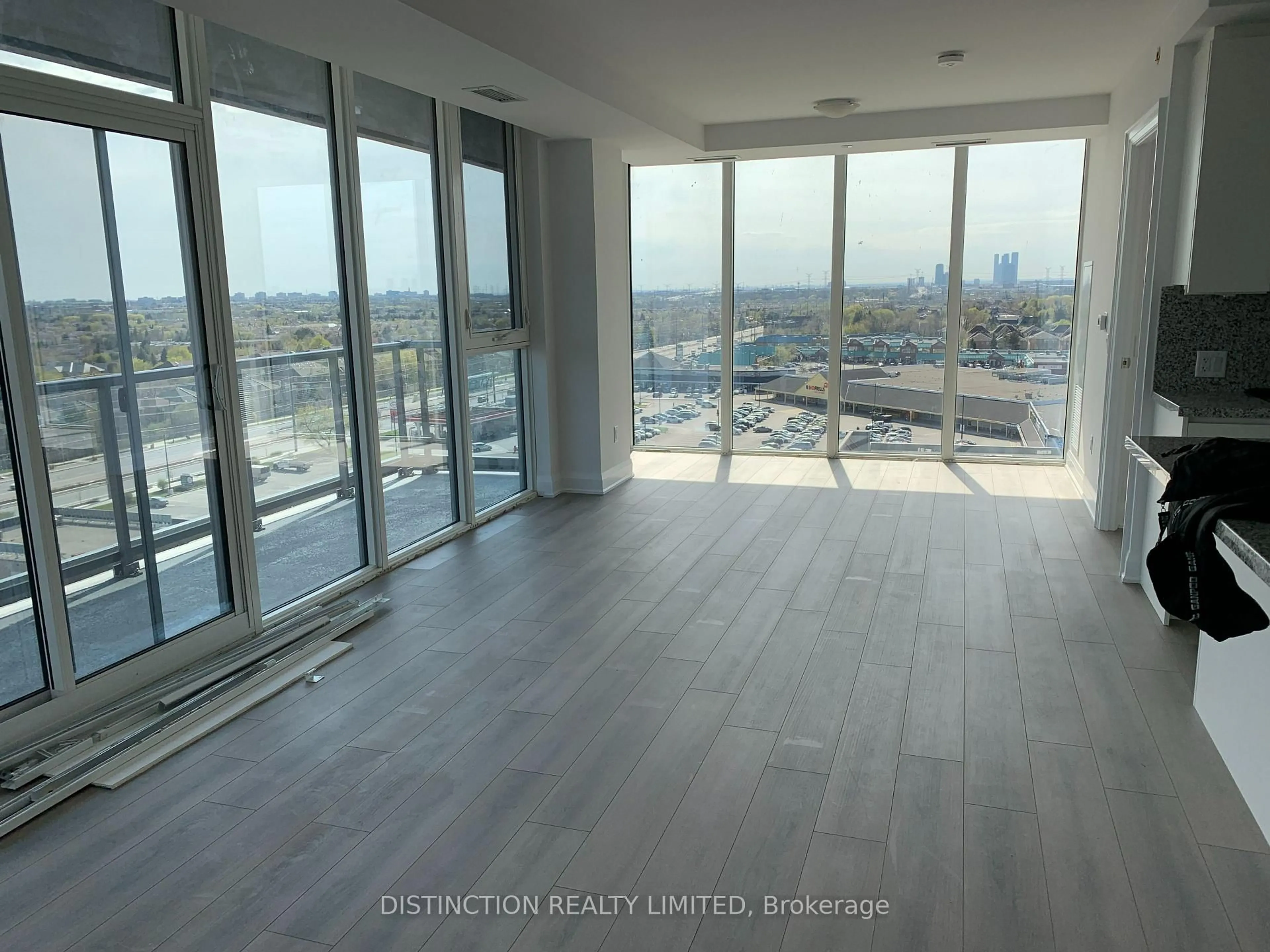 A pic of a room for 10 Gatineau Dr #1005, Vaughan Ontario L4J 0L2