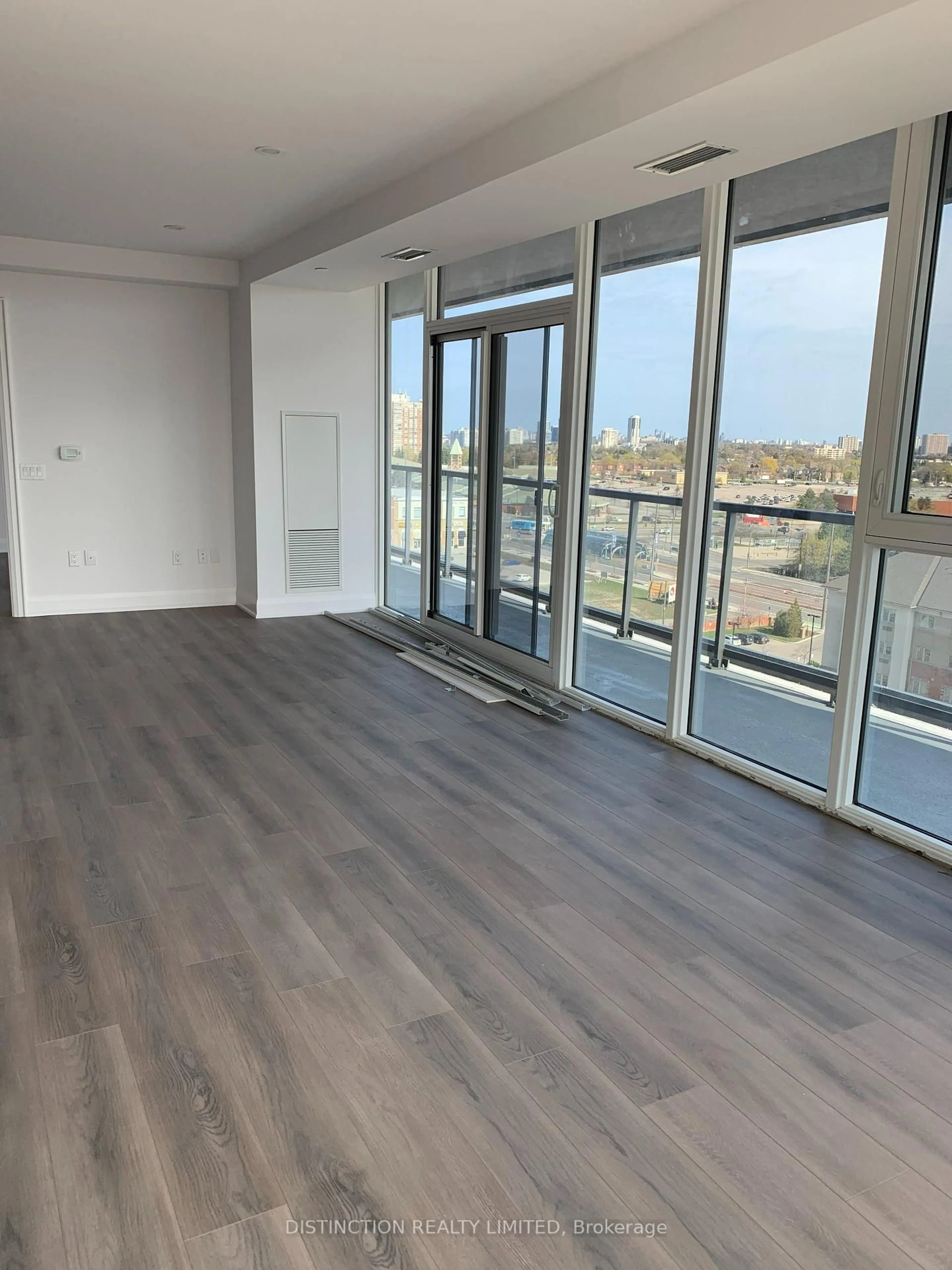 A pic of a room for 10 Gatineau Dr #1005, Vaughan Ontario L4J 0L2