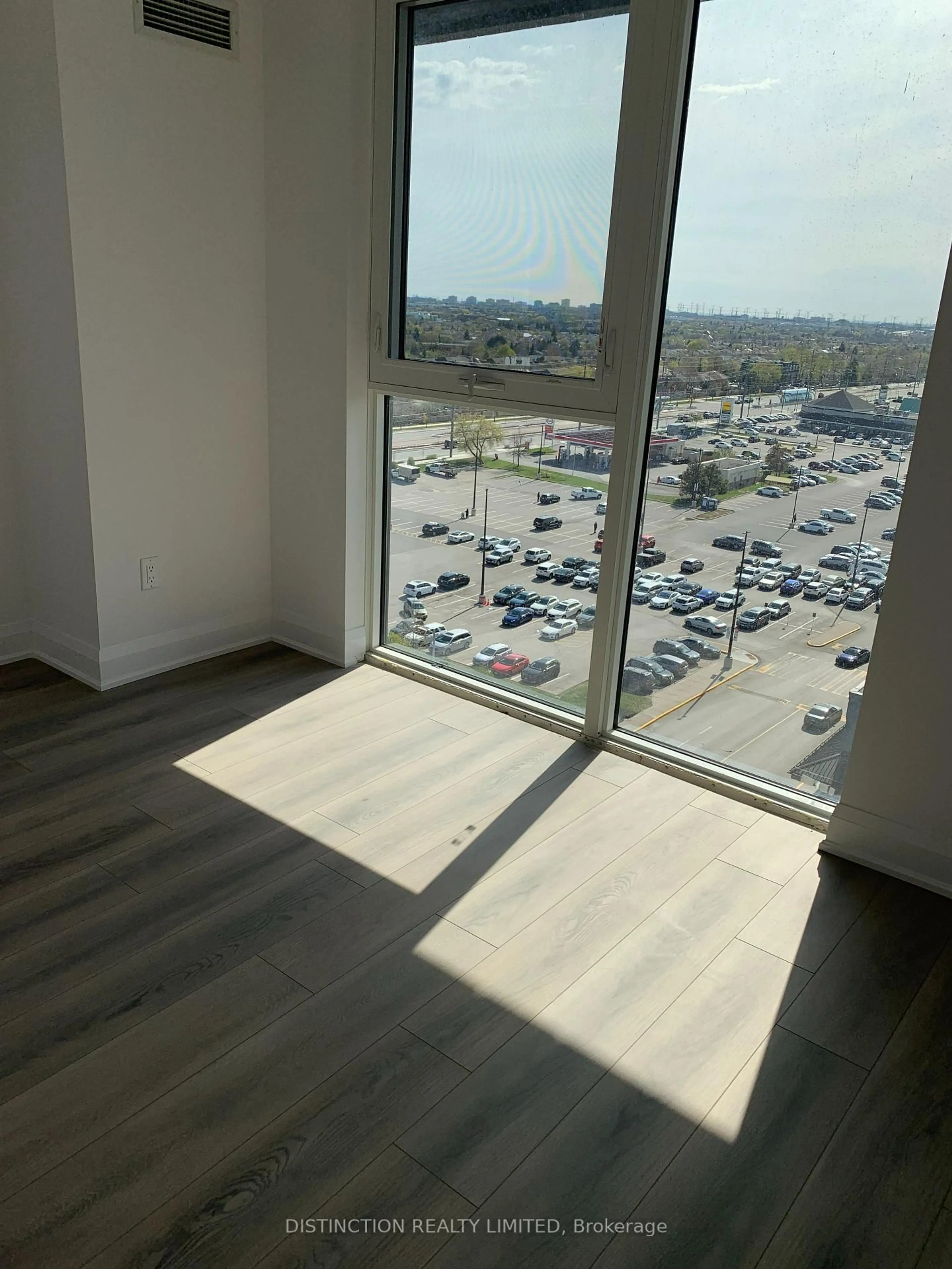 A pic of a room for 10 Gatineau Dr #1005, Vaughan Ontario L4J 0L2