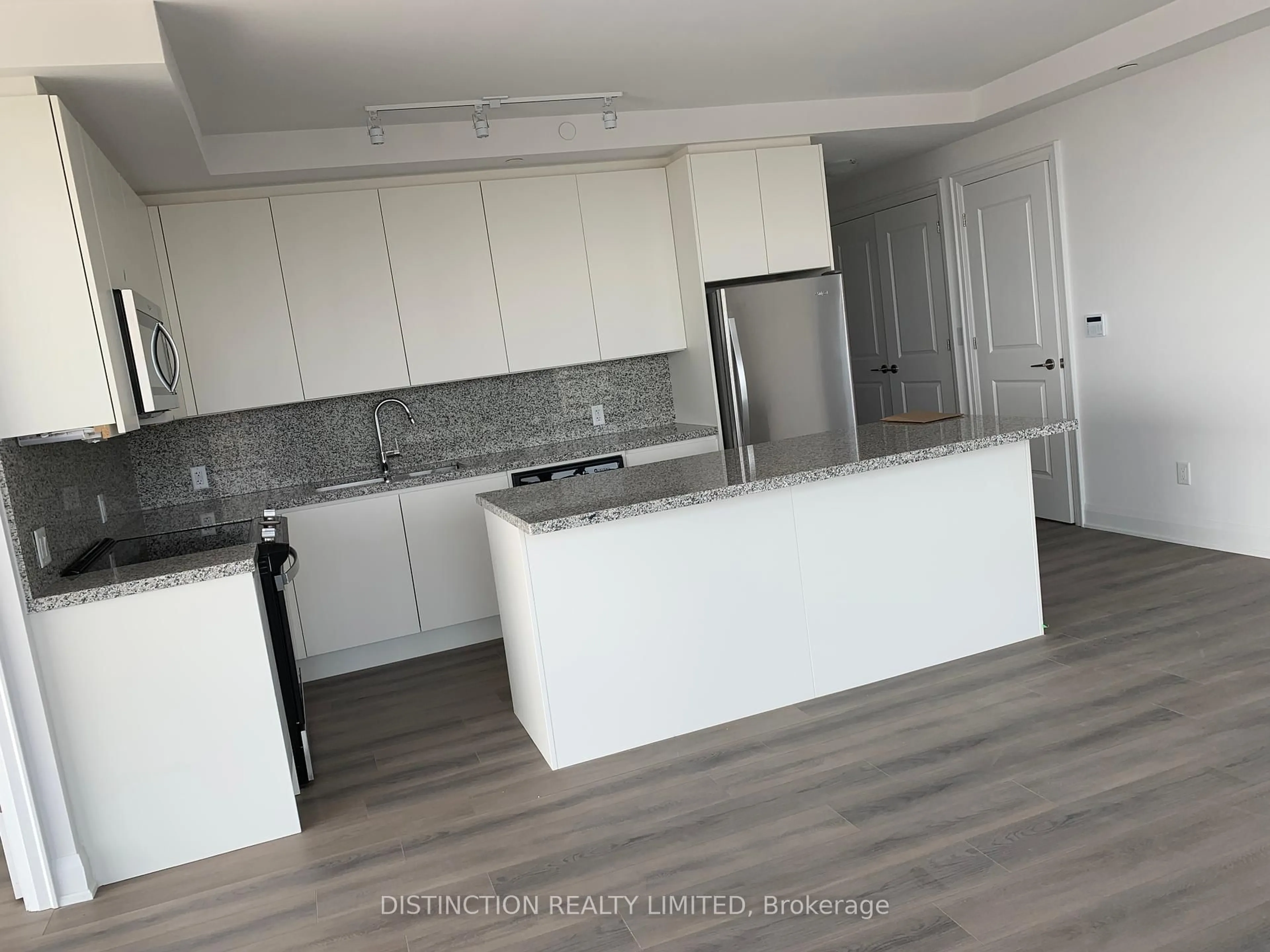 Open concept kitchen, unknown for 10 Gatineau Dr #1005, Vaughan Ontario L4J 0L2