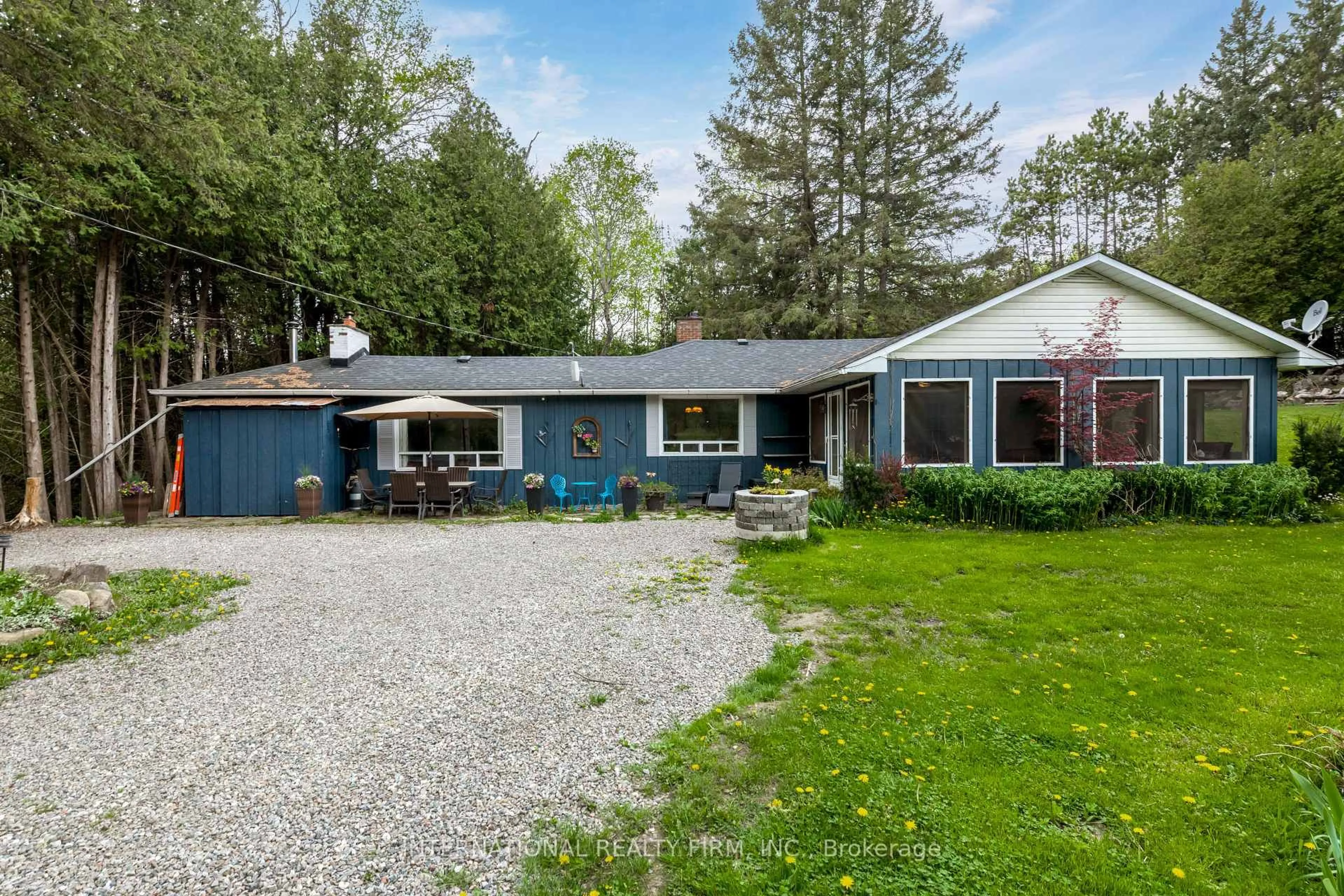 A pic from outside/outdoor area/front of a property/back of a property/a pic from drone, street for 3588 Concession Road 3 Rd, Adjala-Tosorontio Ontario L9R 1V1