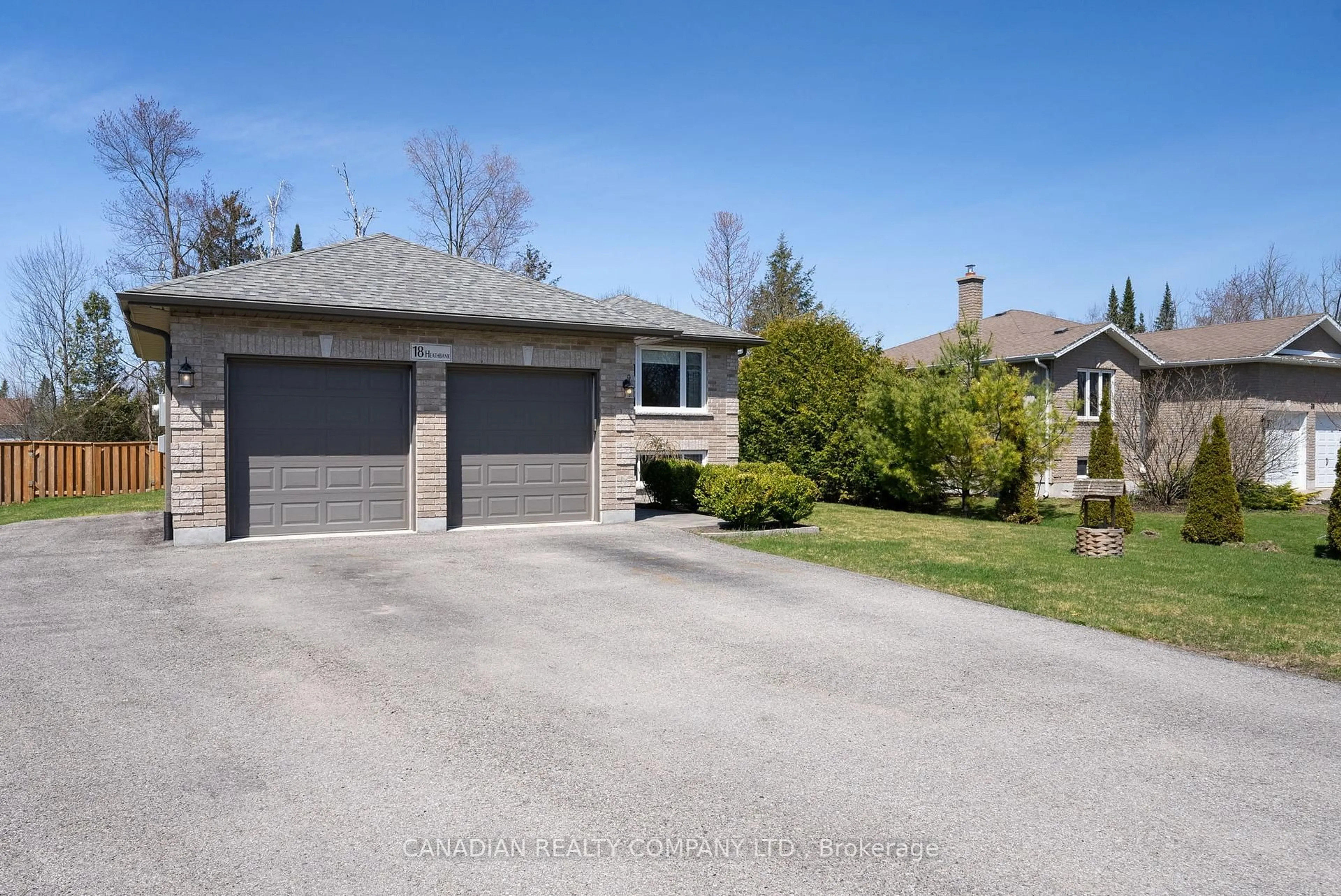 A pic from outside/outdoor area/front of a property/back of a property/a pic from drone, street for 18 Heathbank Ave, Georgina Ontario L0E 1N0