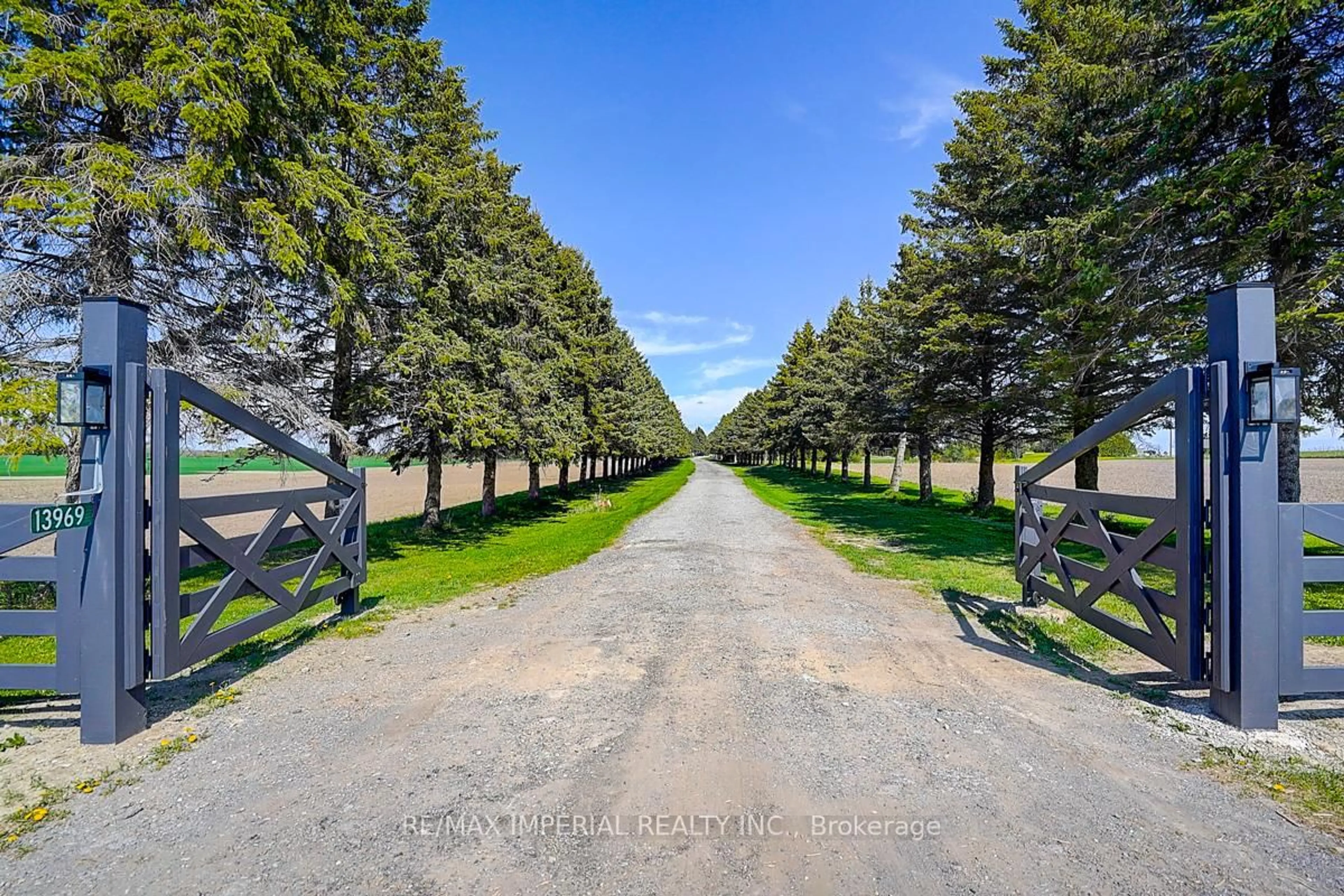 A pic from outside/outdoor area/front of a property/back of a property/a pic from drone, forest/trees view for 13969 Kennedy Rd, Whitchurch-Stouffville Ontario L4A 4B4