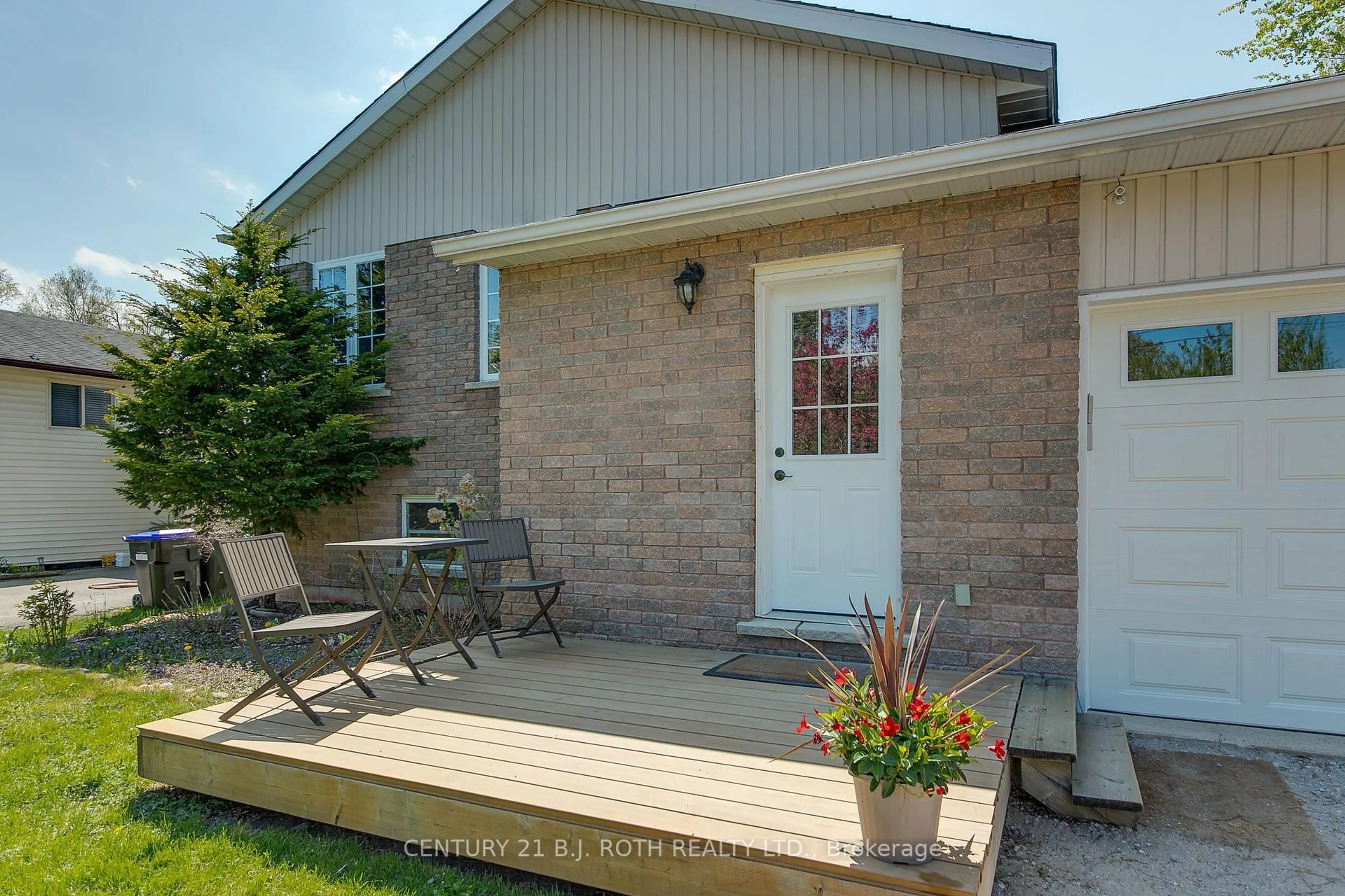 Patio, street for 2636 WILSON Pl, Innisfil Ontario L9S 3V2