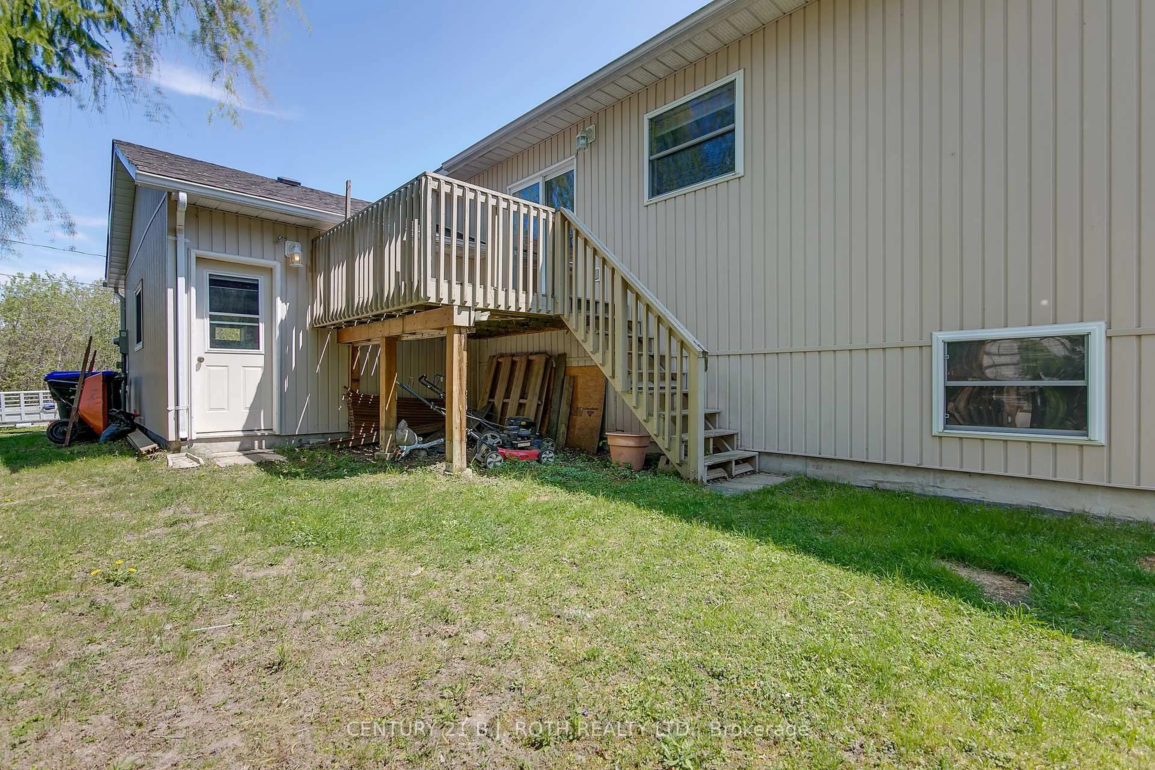 Patio, unknown for 2636 WILSON Pl, Innisfil Ontario L9S 3V2