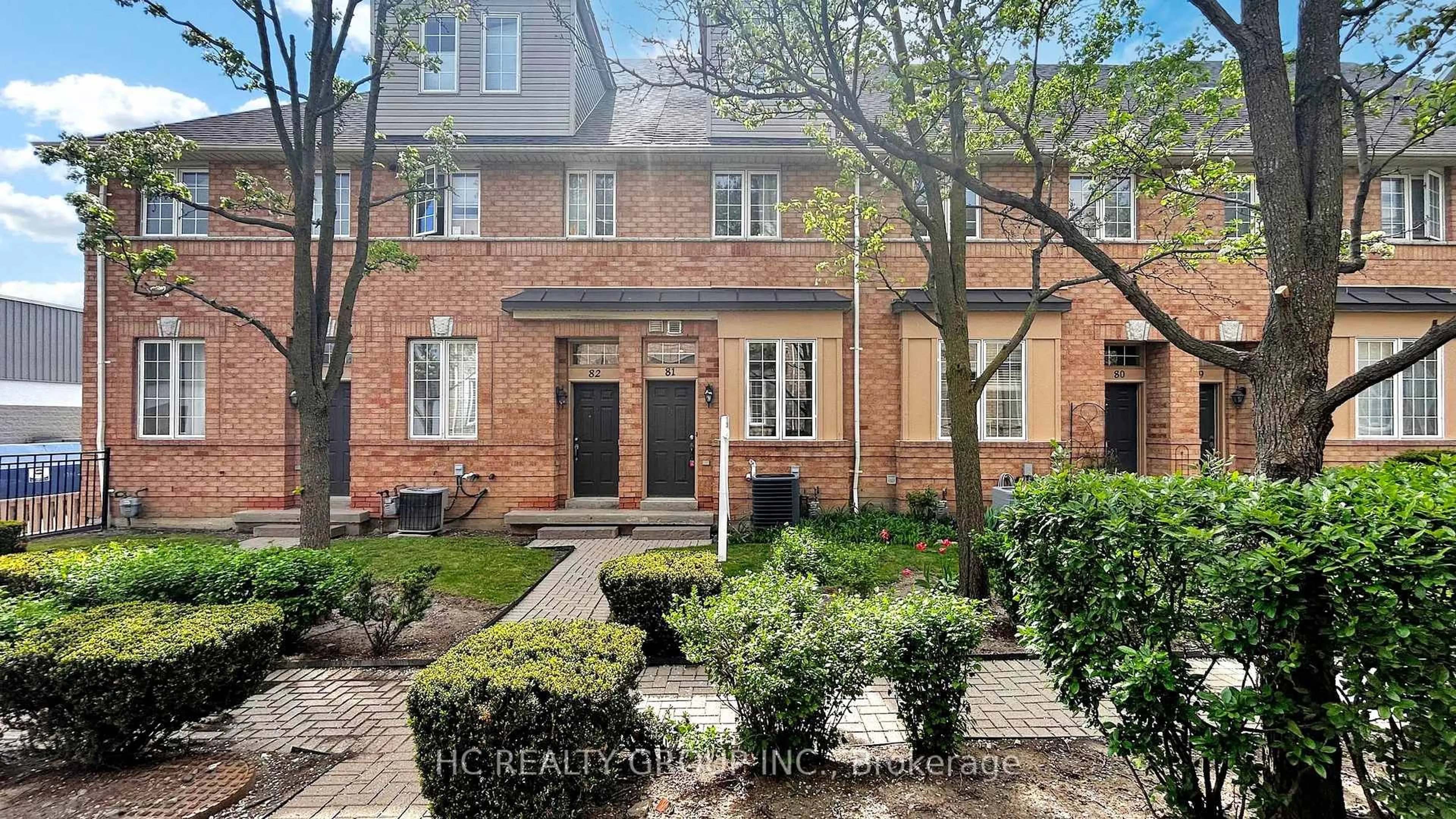 Home with brick exterior material, street for 23 Observatory Lane #81, Richmond Hill Ontario L4C 0M7