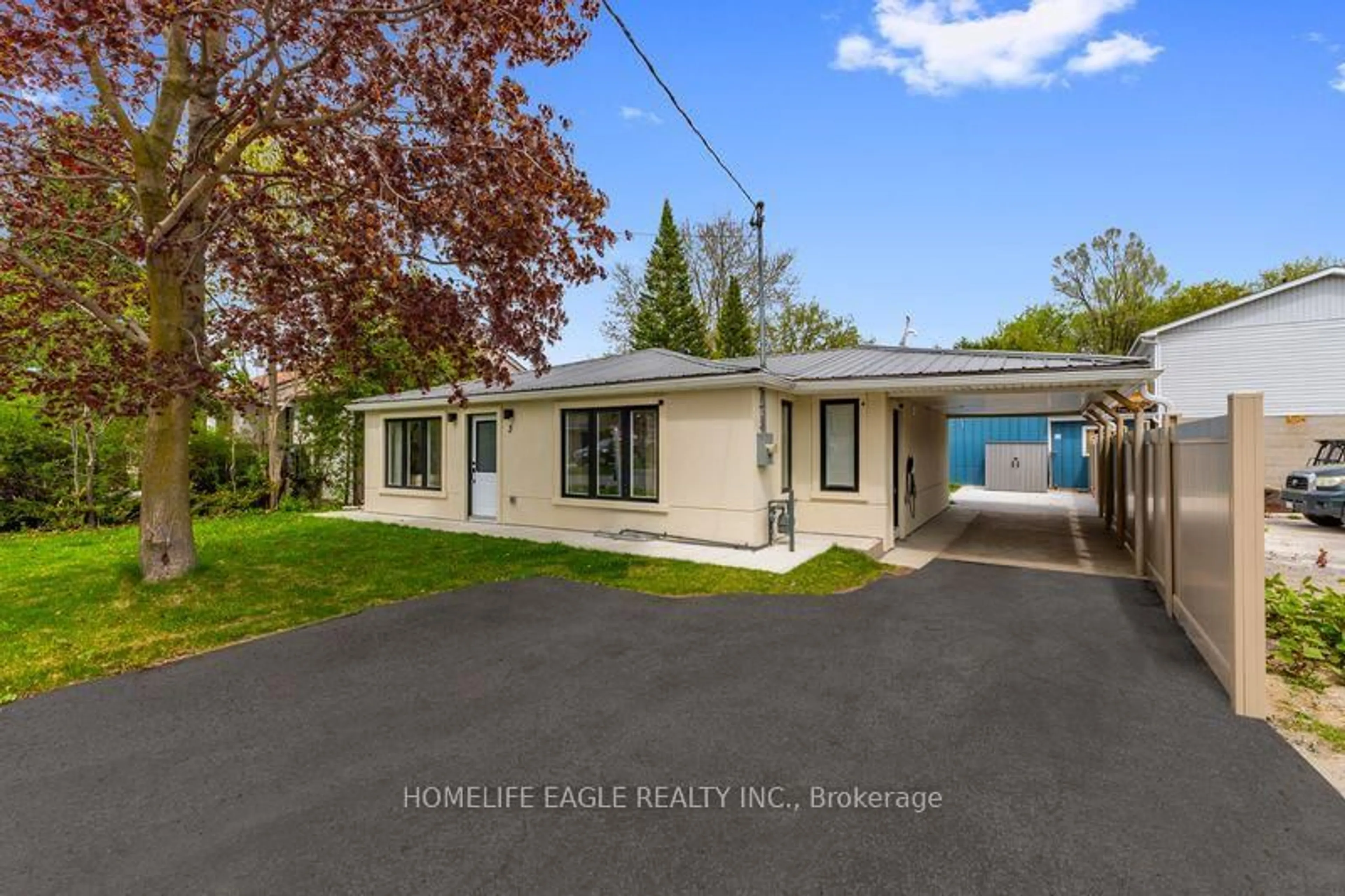 A pic from outside/outdoor area/front of a property/back of a property/a pic from drone, water/lake/river/ocean view for 3 Hughes St, Richmond Hill Ontario L4E 2V9