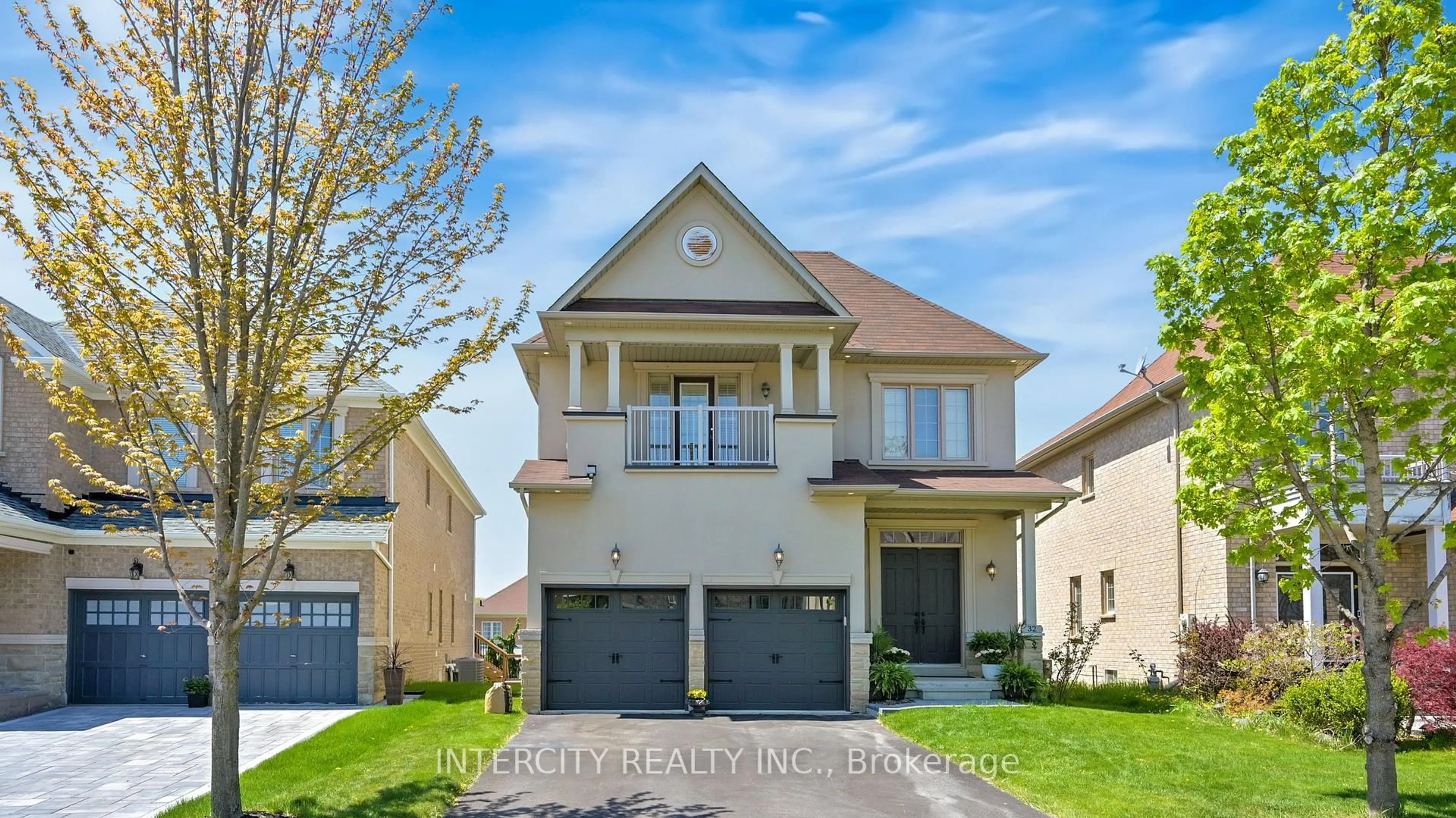 Home with brick exterior material, street for 32 Allison Ann Way, Vaughan Ontario L6A 0J4
