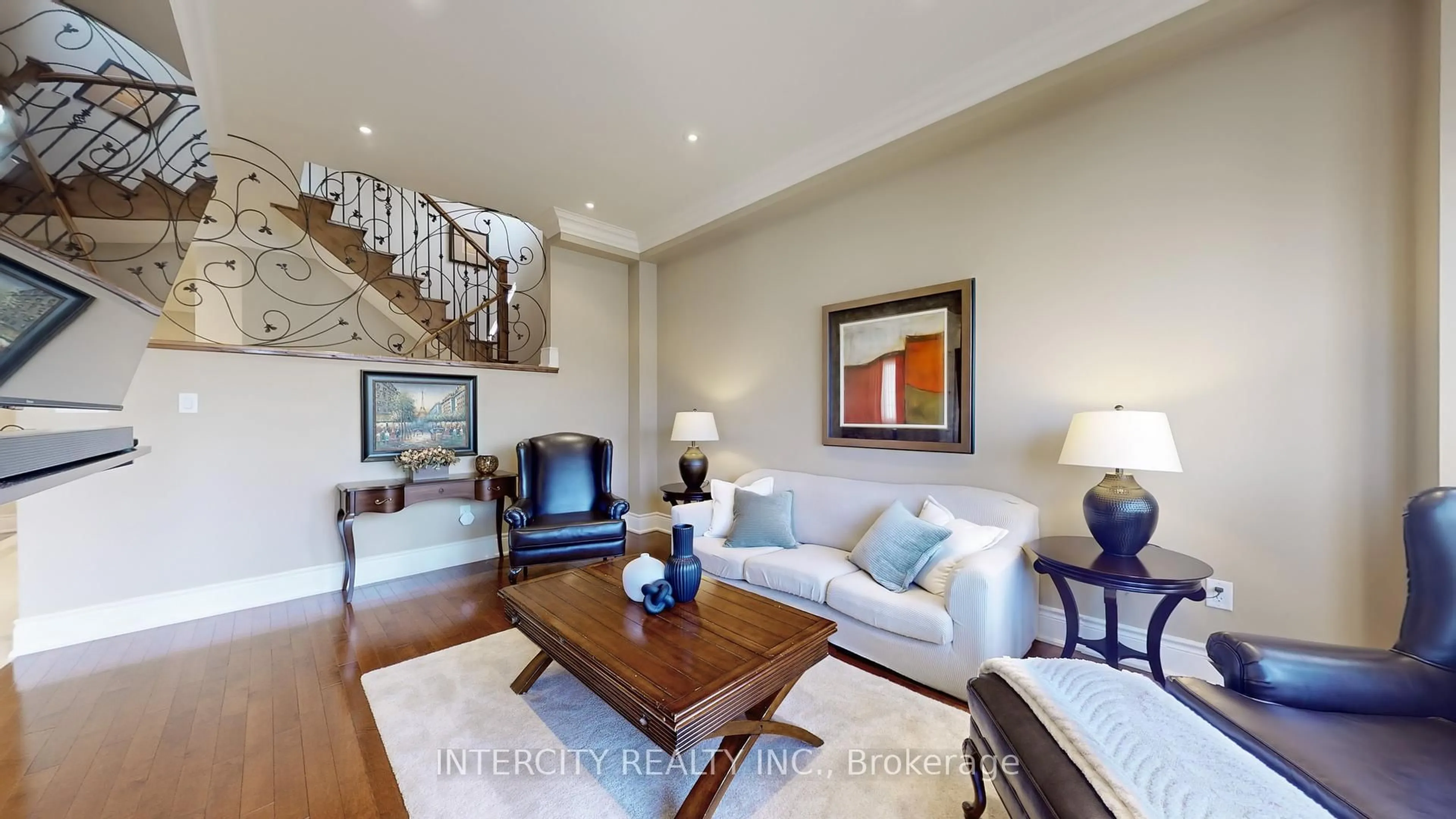 Living room with furniture, unknown for 32 Allison Ann Way, Vaughan Ontario L6A 0J4