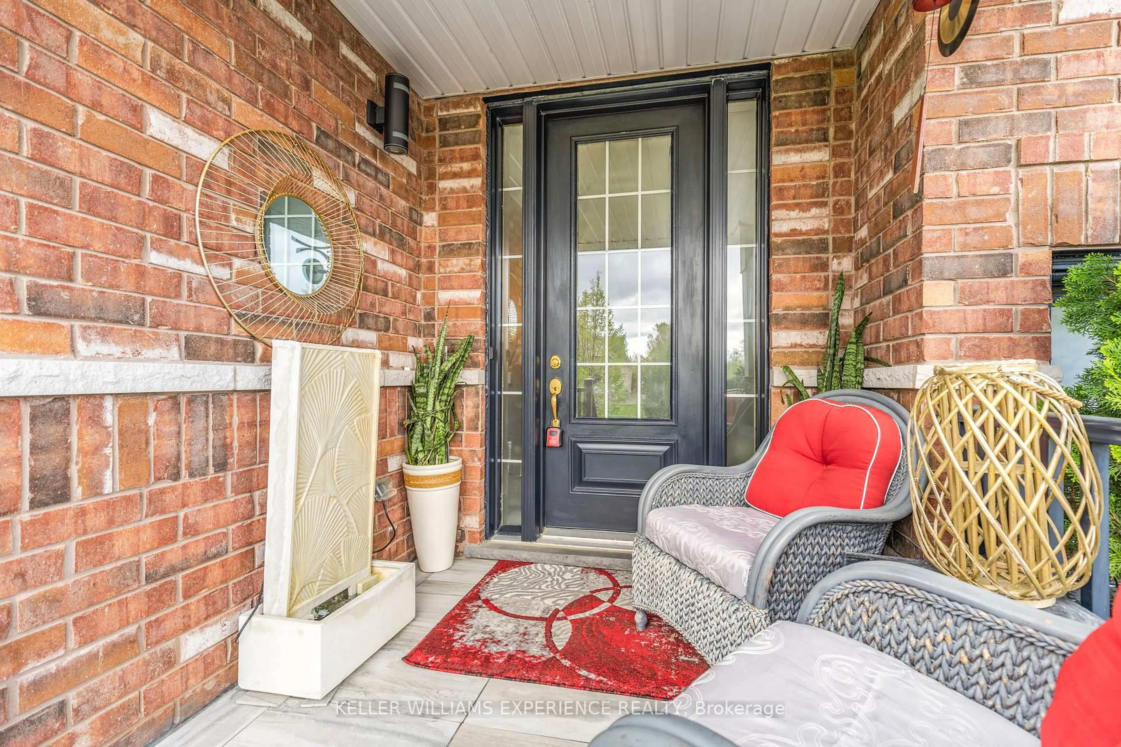 Indoor entryway for 48 COLLIER Cres, Essa Ontario L3W 0M6