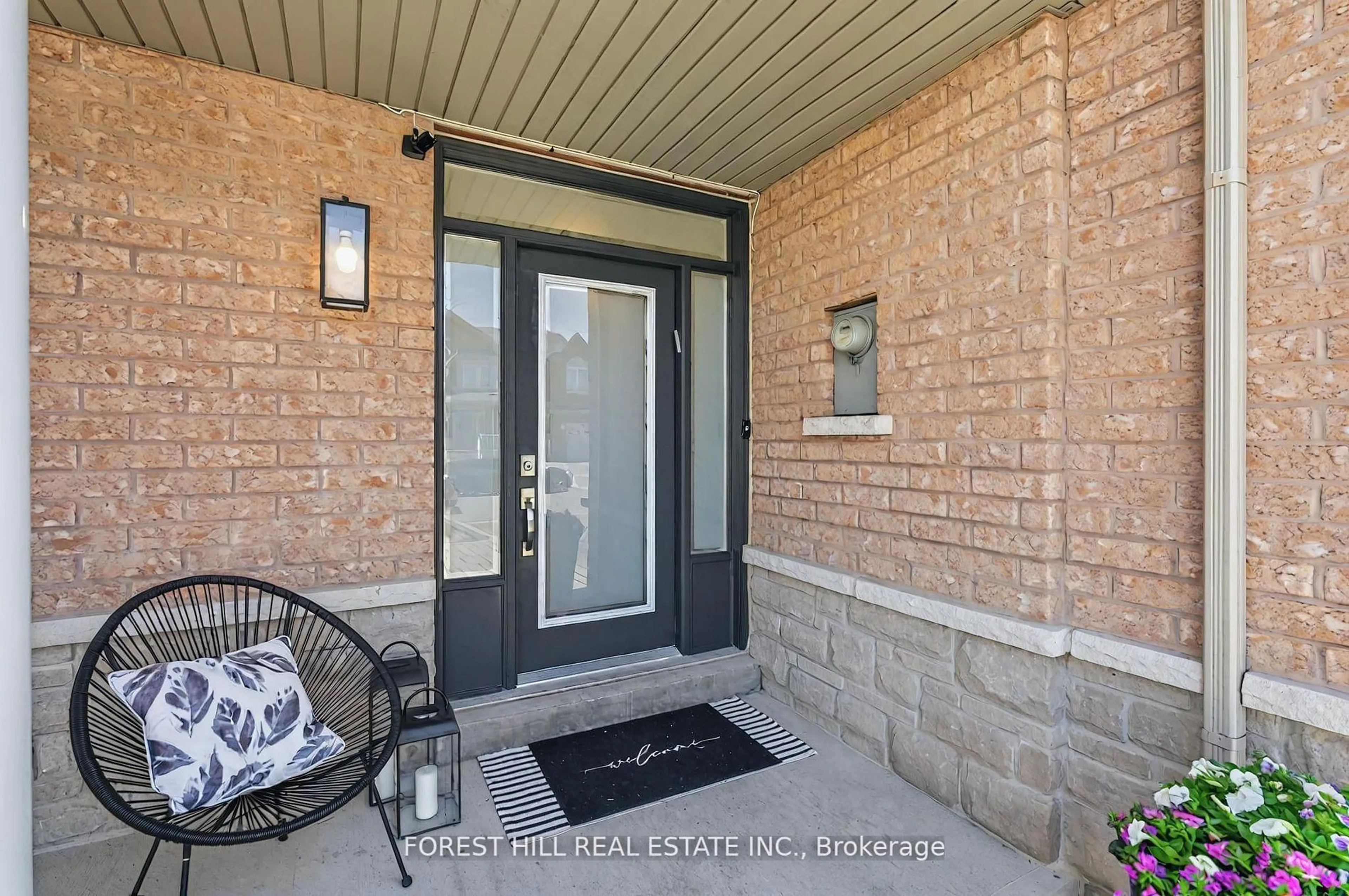 Indoor entryway for 7 London Pride Dr, Richmond Hill Ontario L4E 0X3