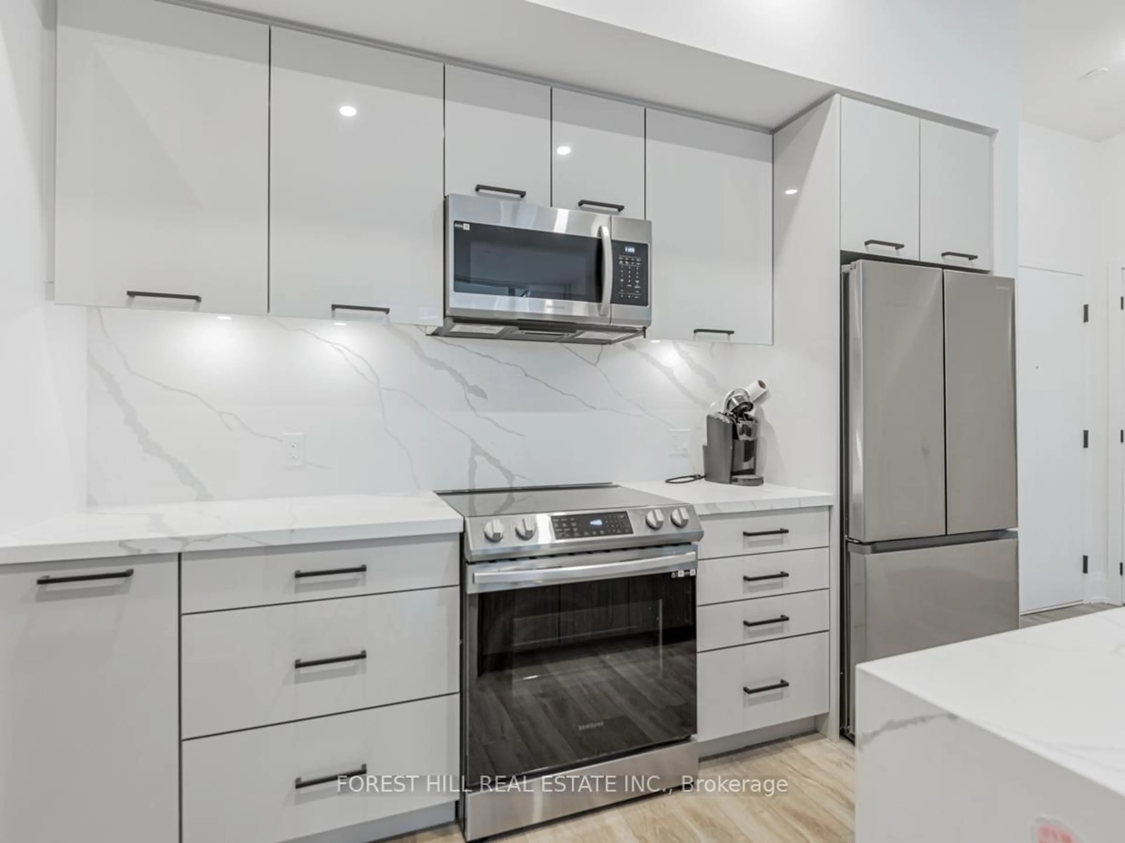 Contemporary kitchen, ceramic/tile floor for 415 Sea Ray Blvd #128, Innisfil Ontario L9S 2P7