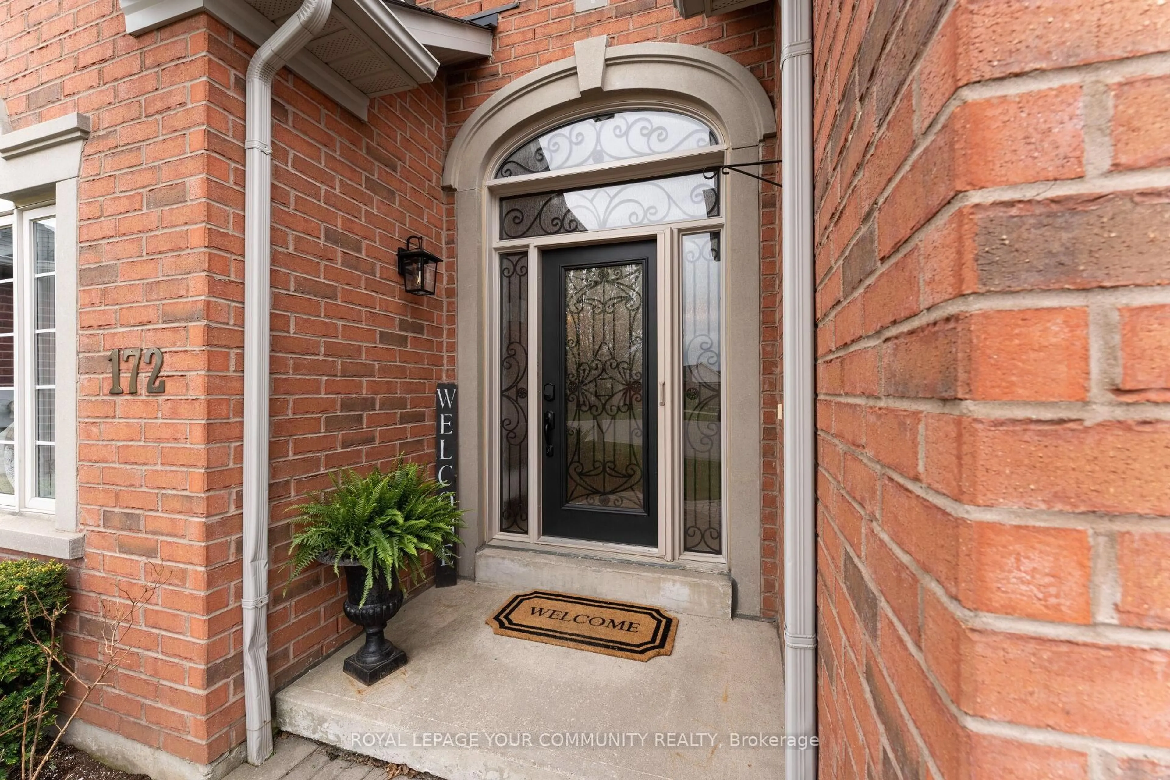 Indoor entryway for 172 Bobby Locke Lane, Whitchurch-Stouffville Ontario L4A 1R3