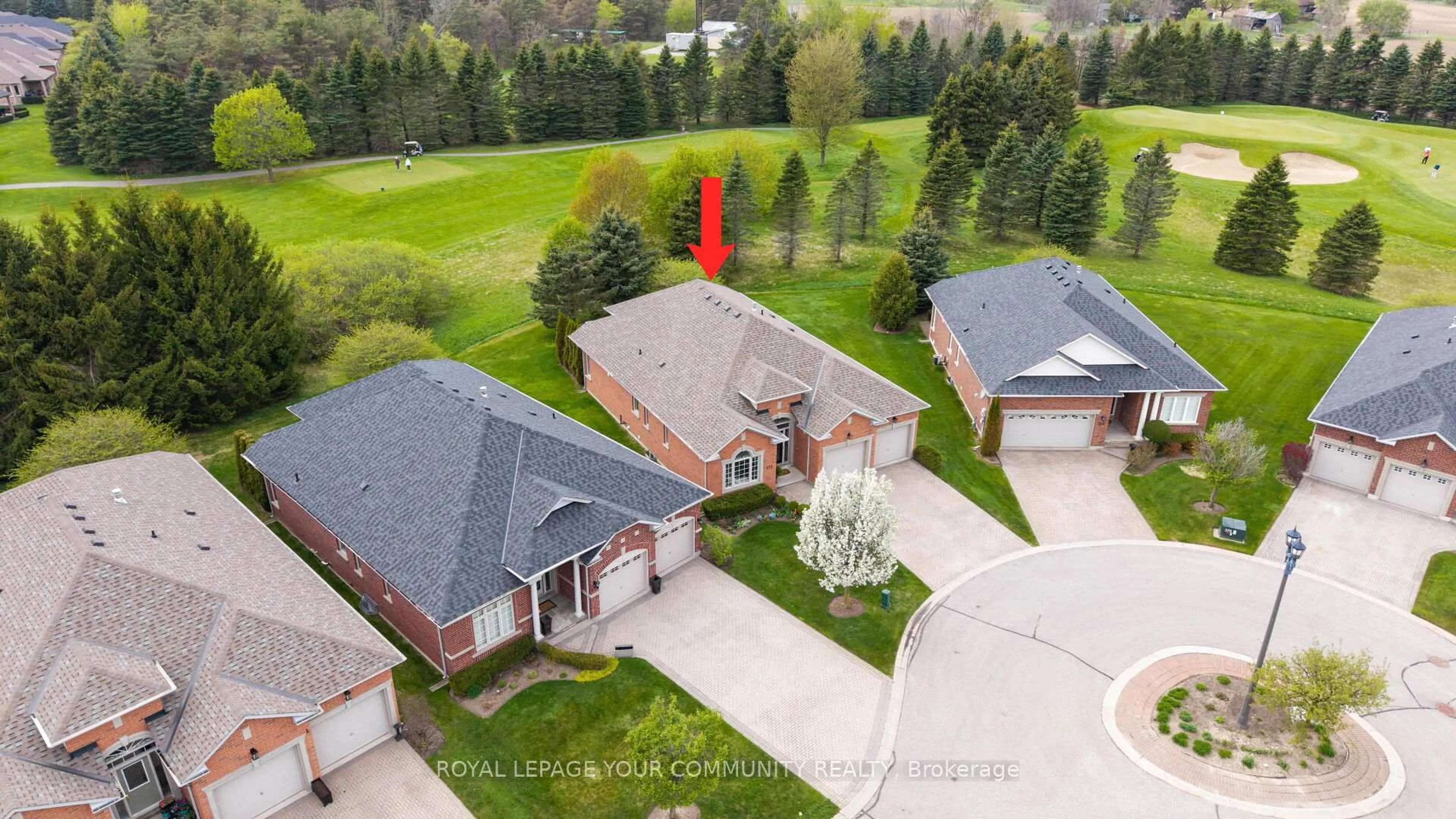A pic from outside/outdoor area/front of a property/back of a property/a pic from drone, street for 172 Bobby Locke Lane, Whitchurch-Stouffville Ontario L4A 1R3